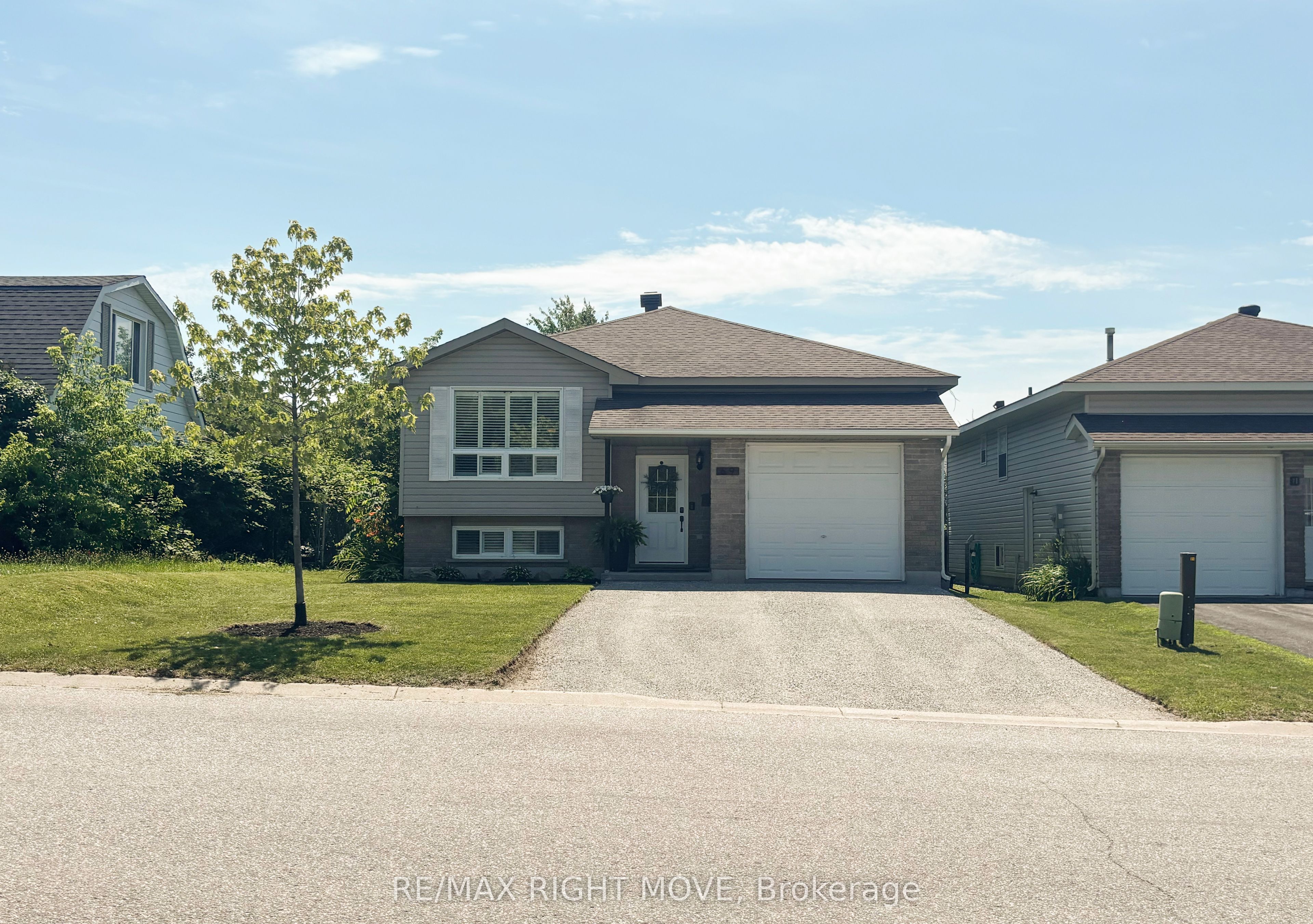 69 Calverley Street, Orillia, ON L3V 3T3 photo 3