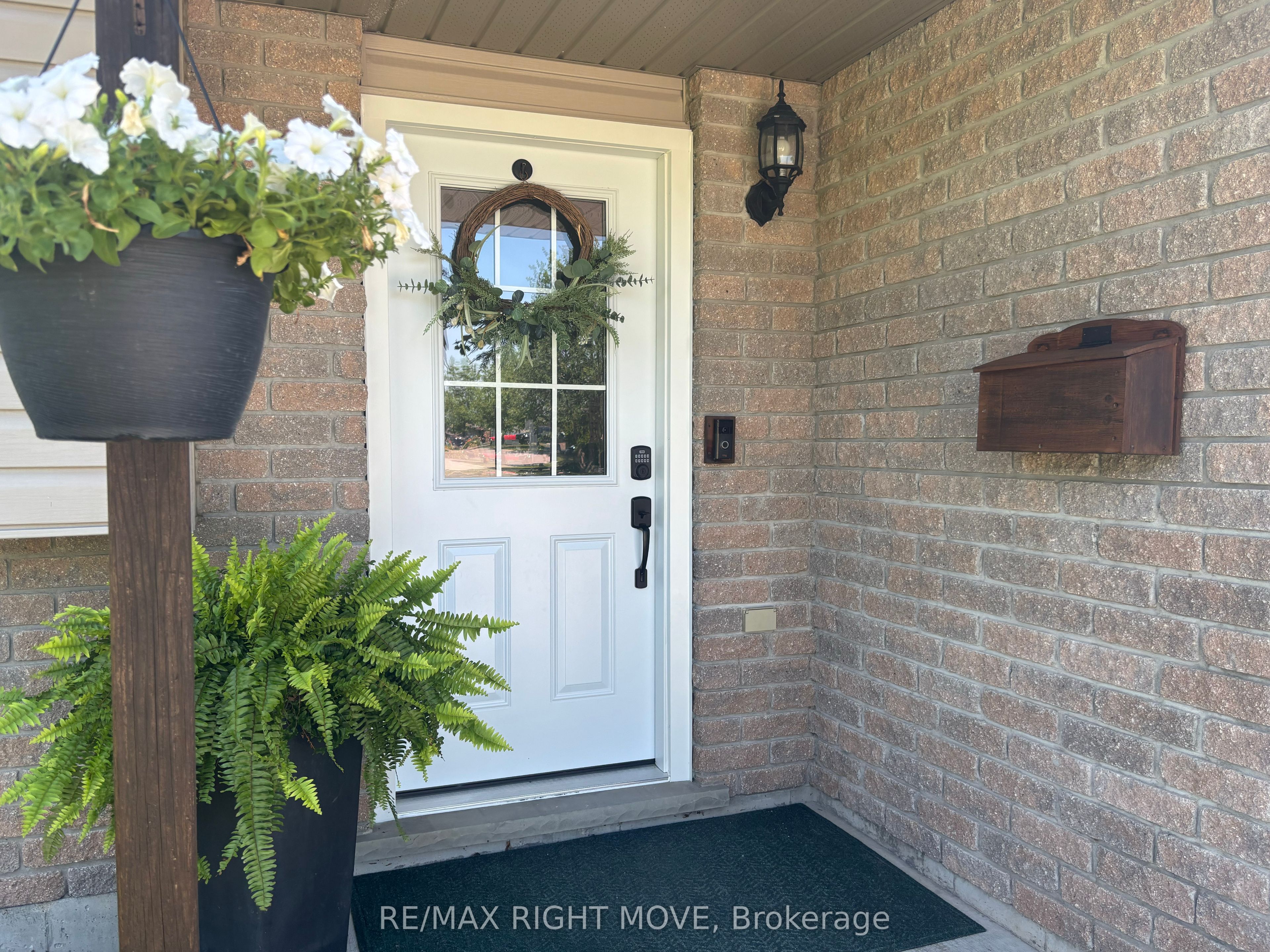 69 Calverley Street, Orillia, ON L3V 3T3 photo 4