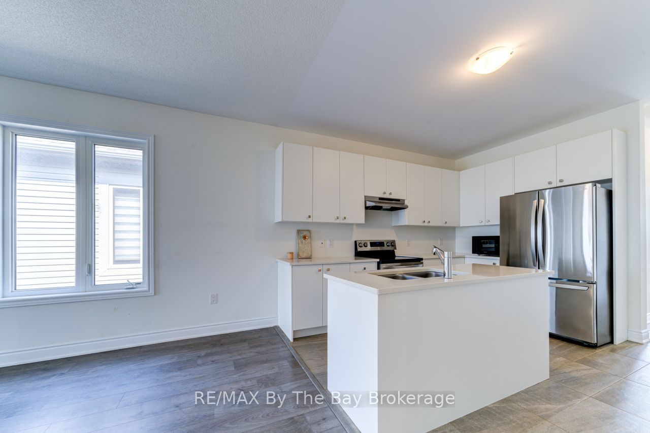 15 Union Boulevard, Wasaga Beach, ON L9Z 0M6 photo 5