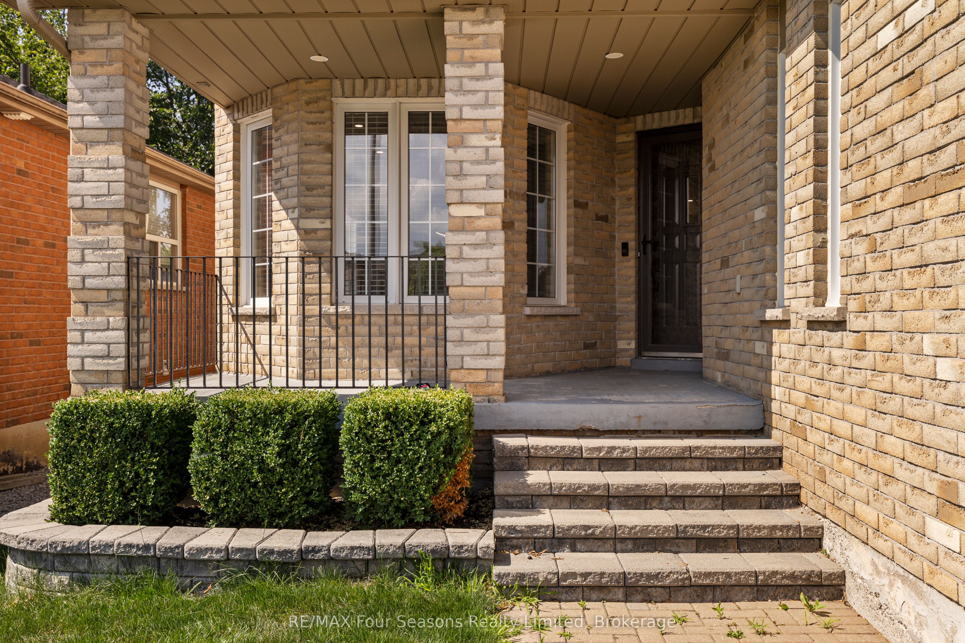 144 Country Lane, Barrie, ON L4N 0N1 photo 3