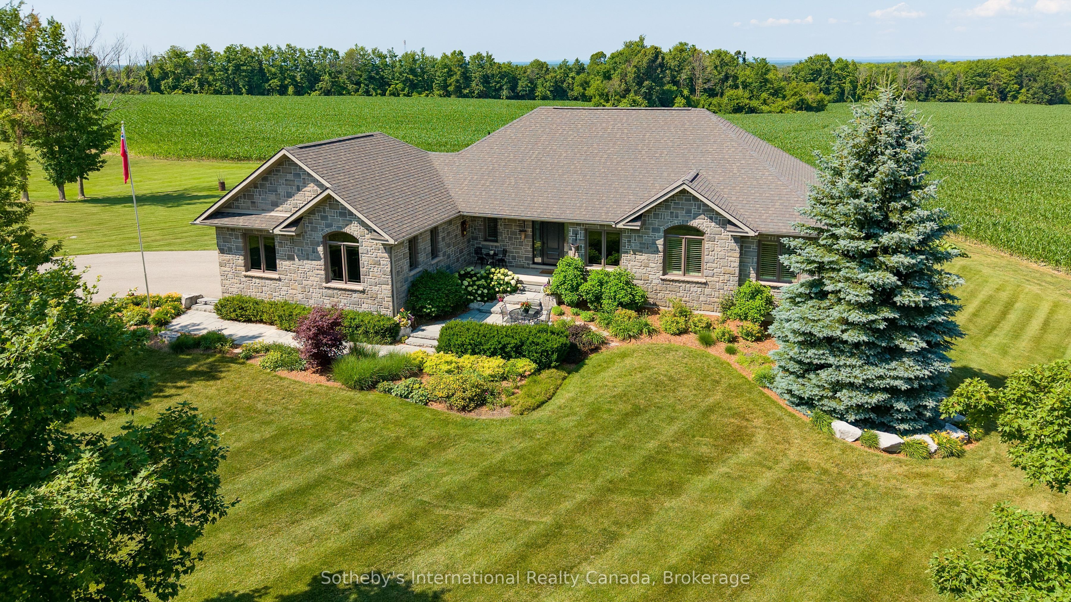 46 SYDENHAM Trail E, Clearview, ON L0M 1H0 photo 4