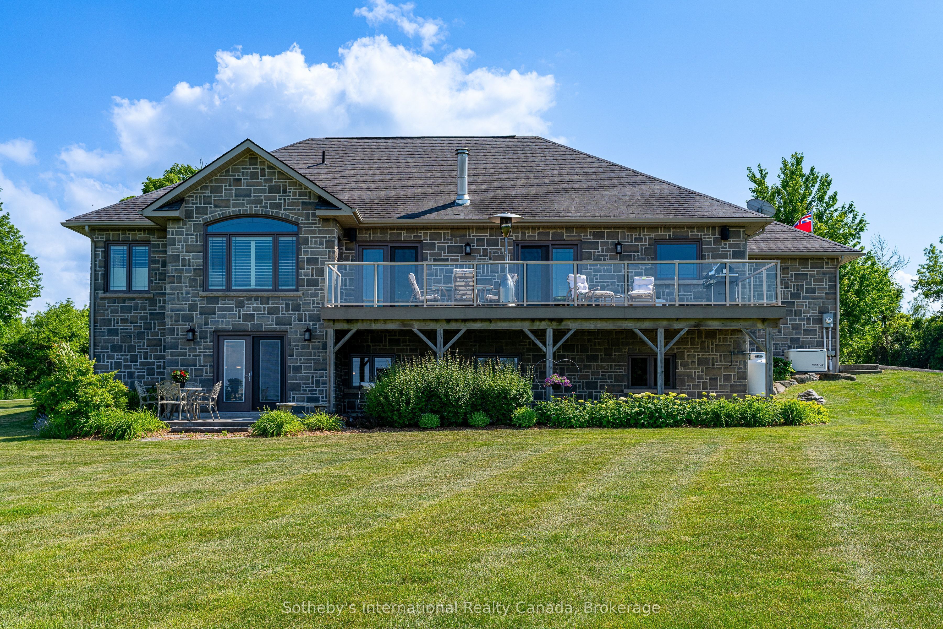46 SYDENHAM Trail E, Clearview, ON L0M 1H0 photo 5