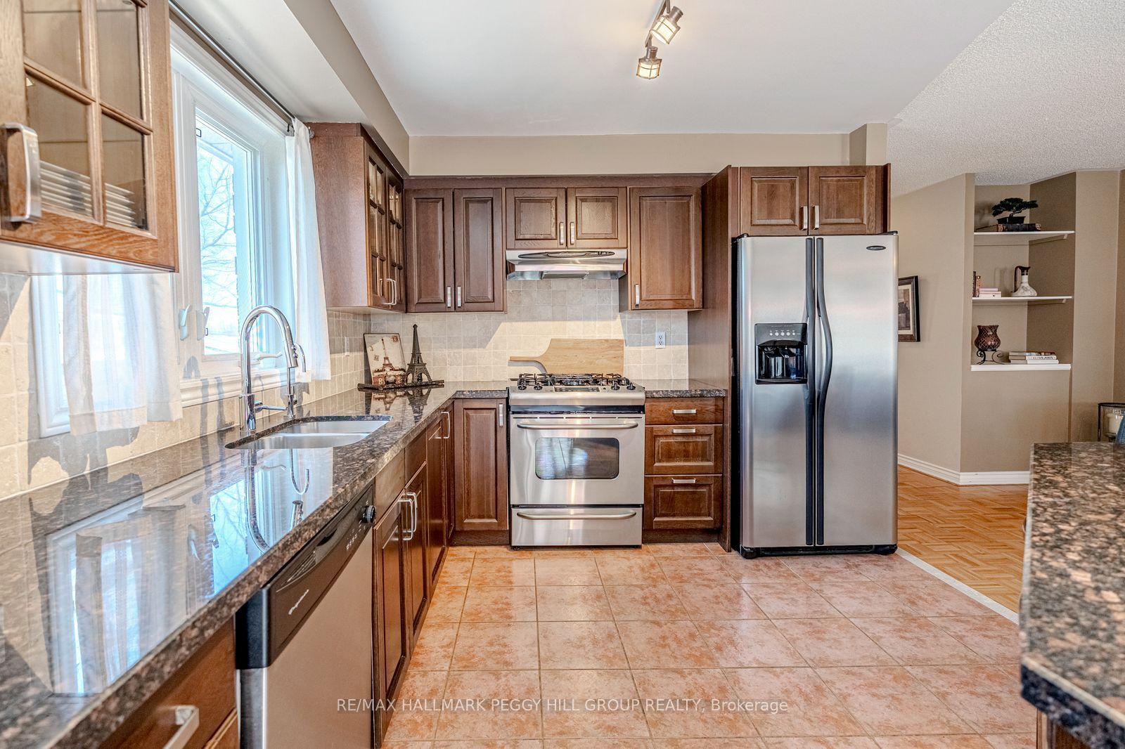 1 Valley View Court, Barrie, ON L4N 0G7 photo 5