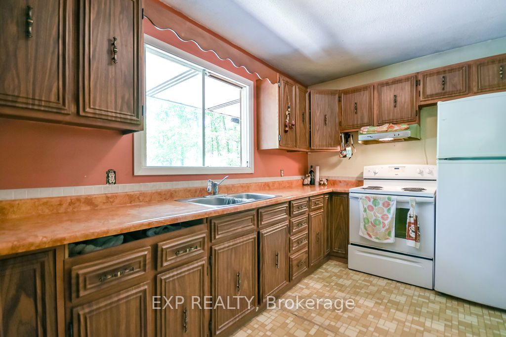 915 Vindin Street, Midland, ON L4R 4L9 photo 3