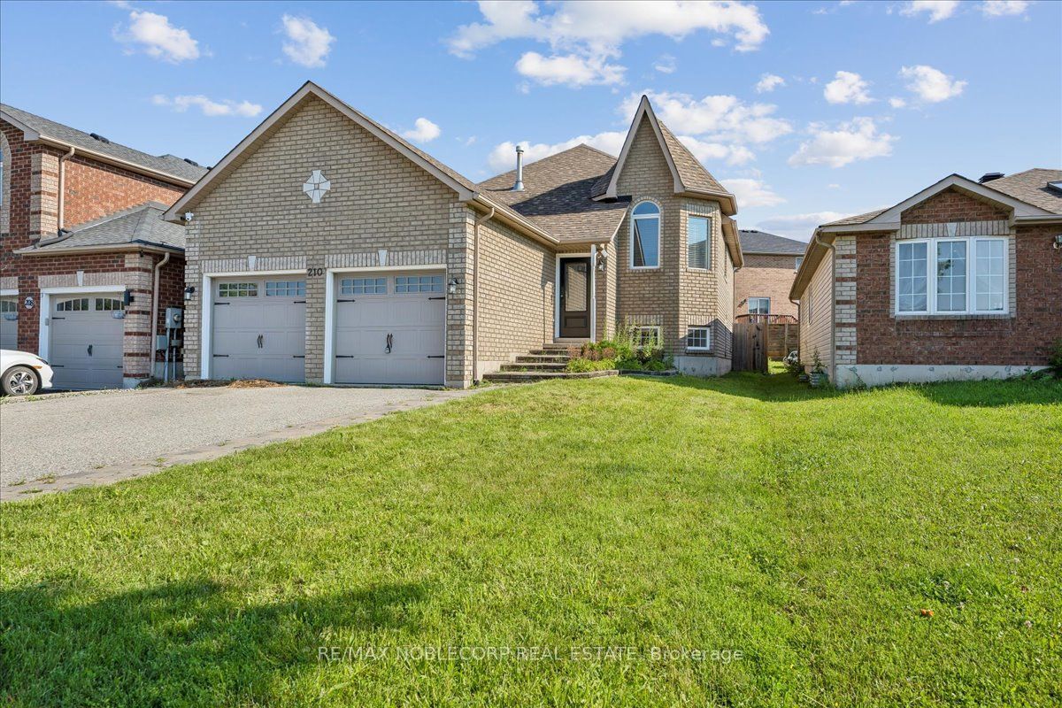 210 Dunsmore Lane Lower, Barrie, ON L4M 6Z8