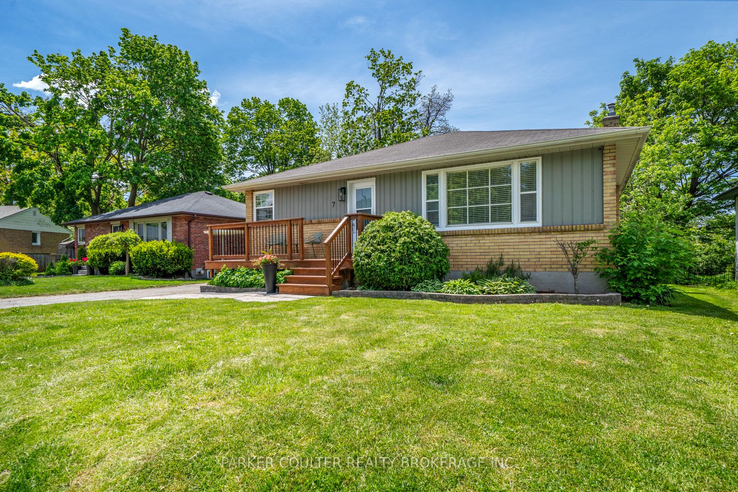 7 Oakley Park Square, Barrie, ON L4M 2J9 photo 2