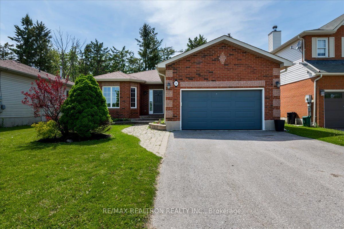 34 O'Shaughnessy Crescent, Barrie, ON L4N 7L8 photo 2