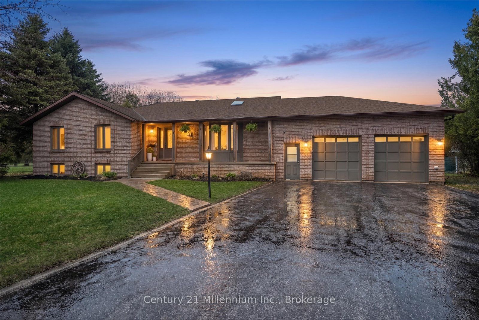 4 Blackburn Avenue, Clearview, ON L0M 1P0 photo 2