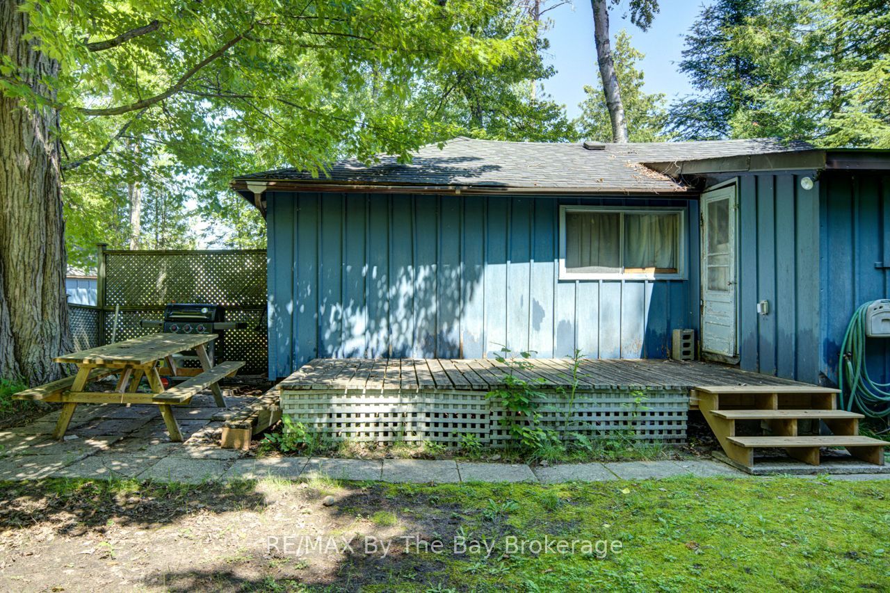 1713 Shore Lane, Wasaga Beach, ON L9Z 1V7 photo 3