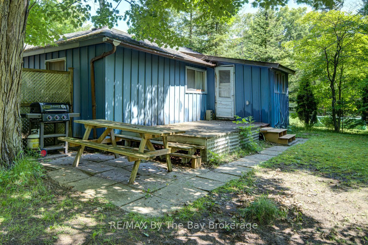 1713 Shore Lane, Wasaga Beach, ON L9Z 1V7 photo 4