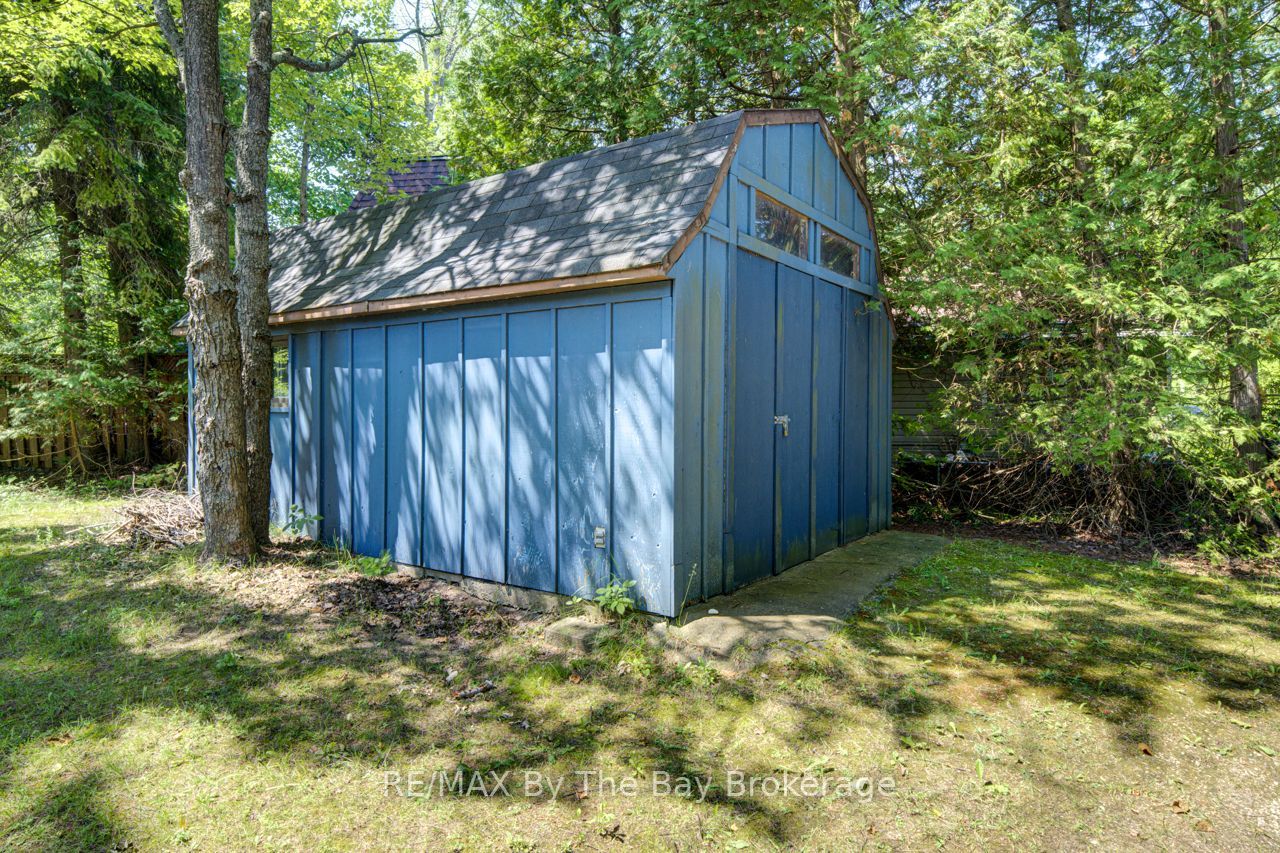 1713 Shore Lane, Wasaga Beach, ON L9Z 1V7 photo 5