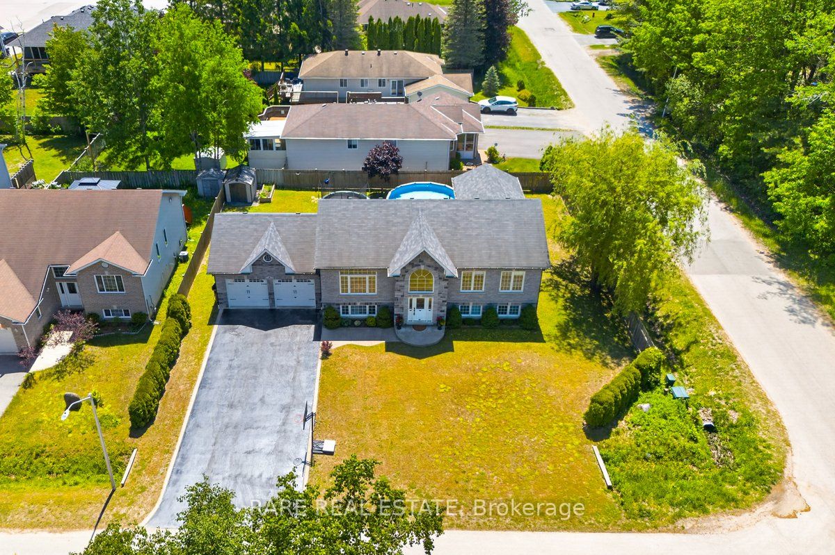 4 Fatima Court, Wasaga Beach, ON L9Z 1K9 photo 2