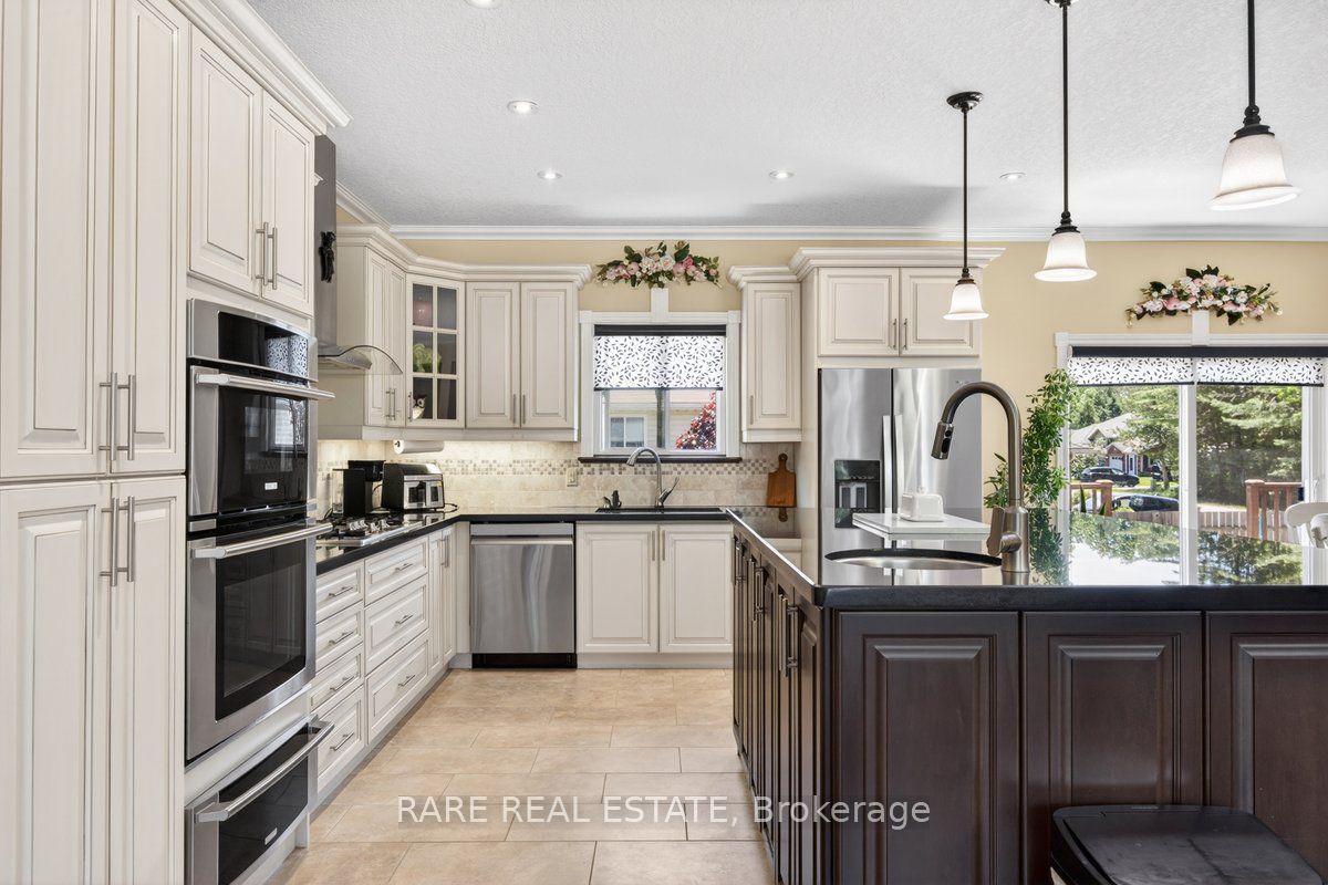 4 Fatima Court, Wasaga Beach, ON L9Z 1K9 photo 5