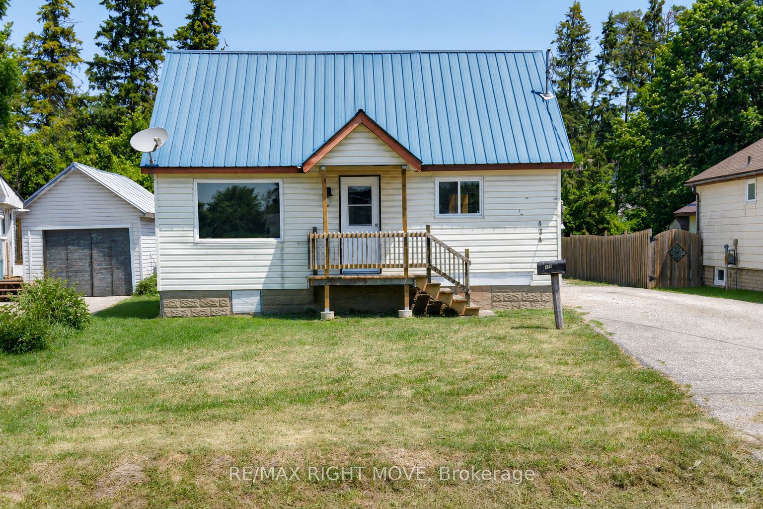 424 High Street, Orillia, ON L3V 4X5
