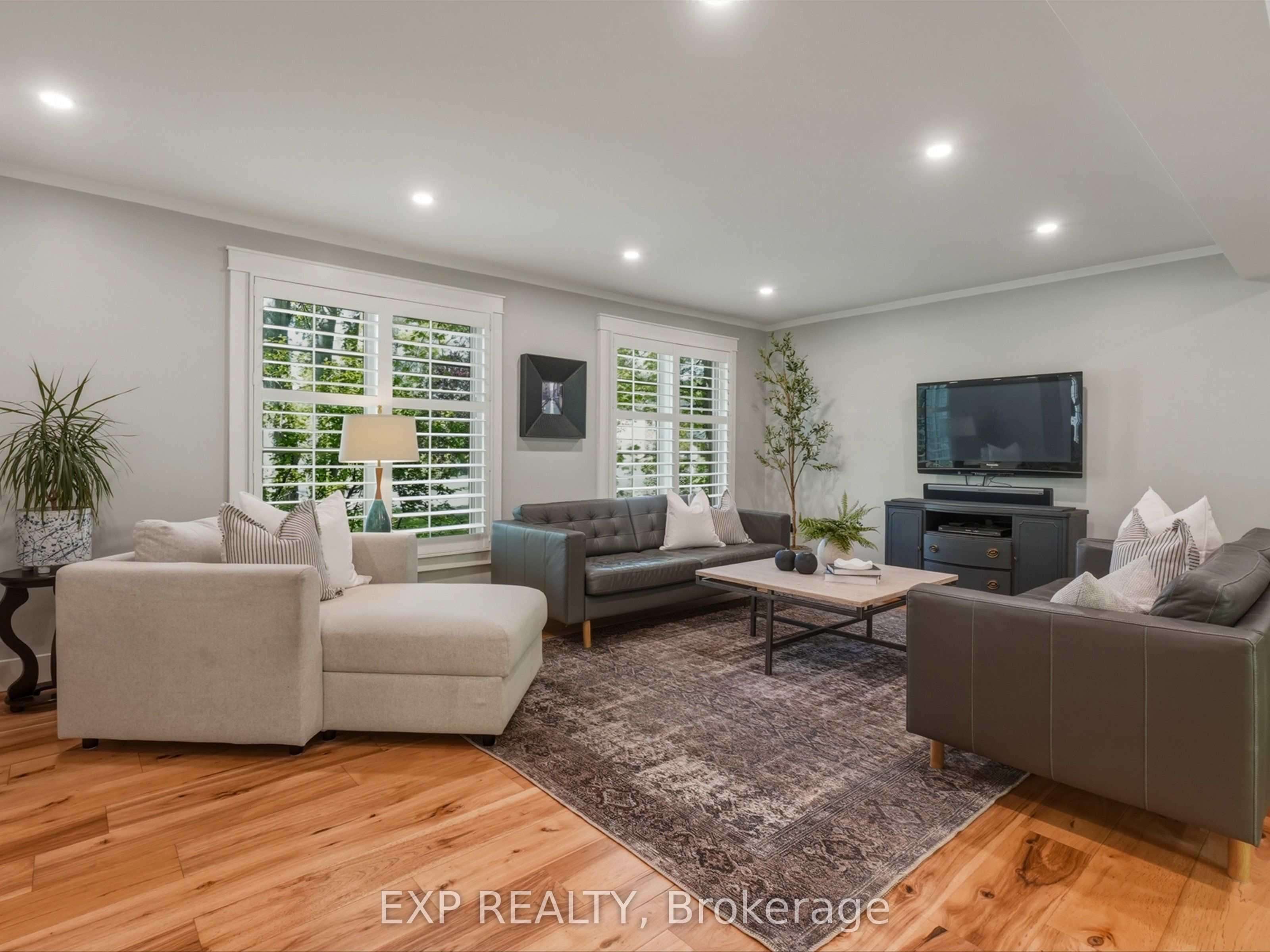 11 Spence Avenue, Springwater, ON L9X 0P2 photo 3