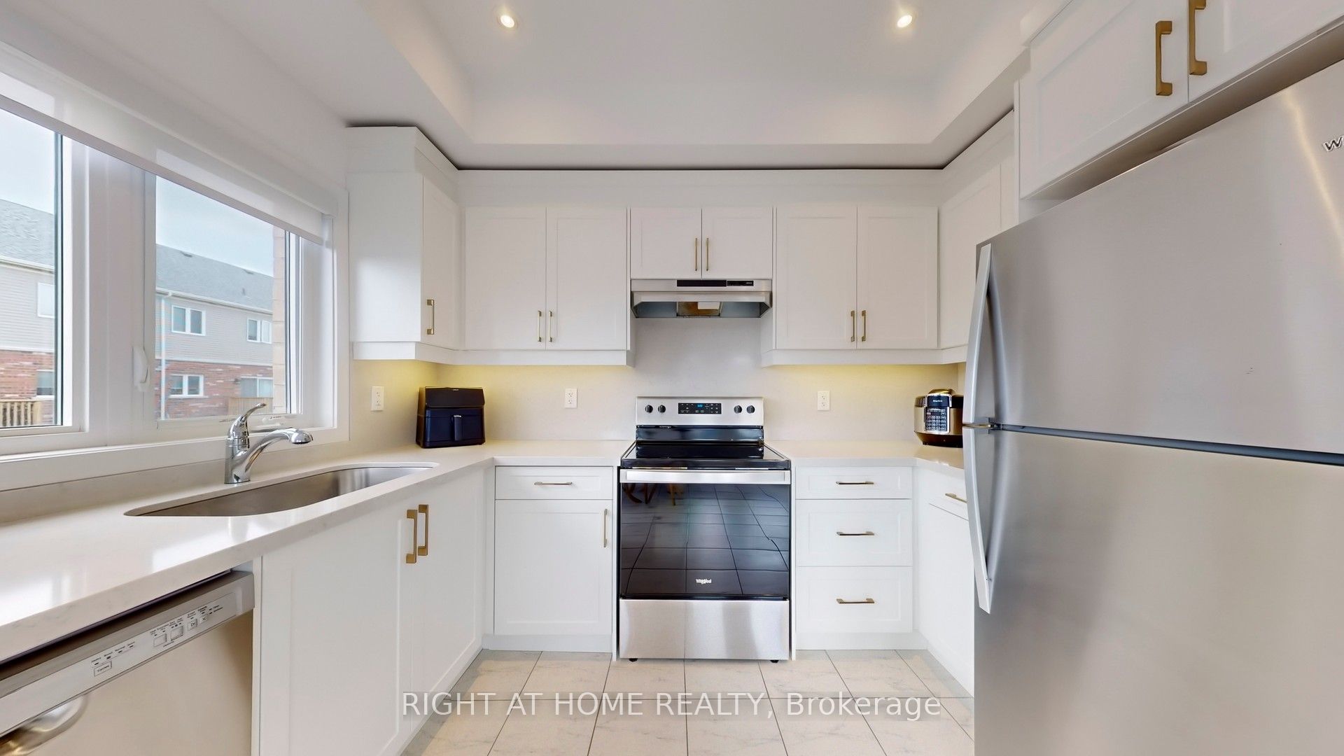 1 PUMPKIN CORNER Crescent, Barrie, ON L9J 0T5 photo 5