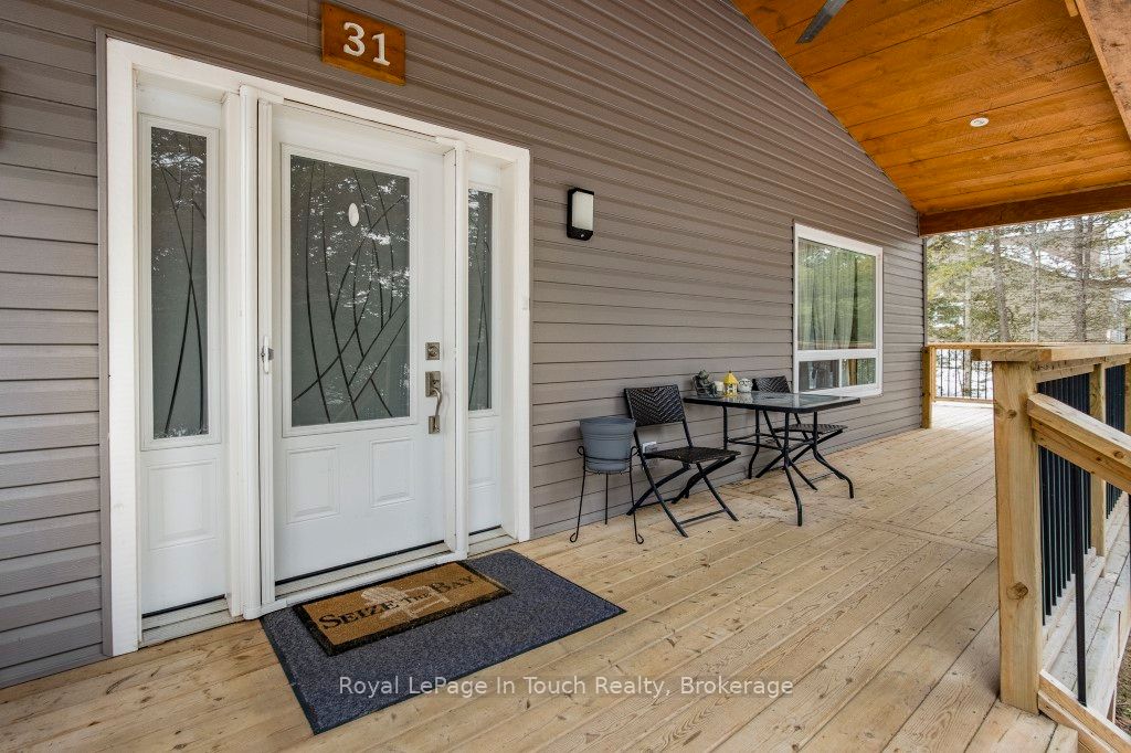 31 Earldom Boulevard, Tay, ON L0K 1R0 photo 3