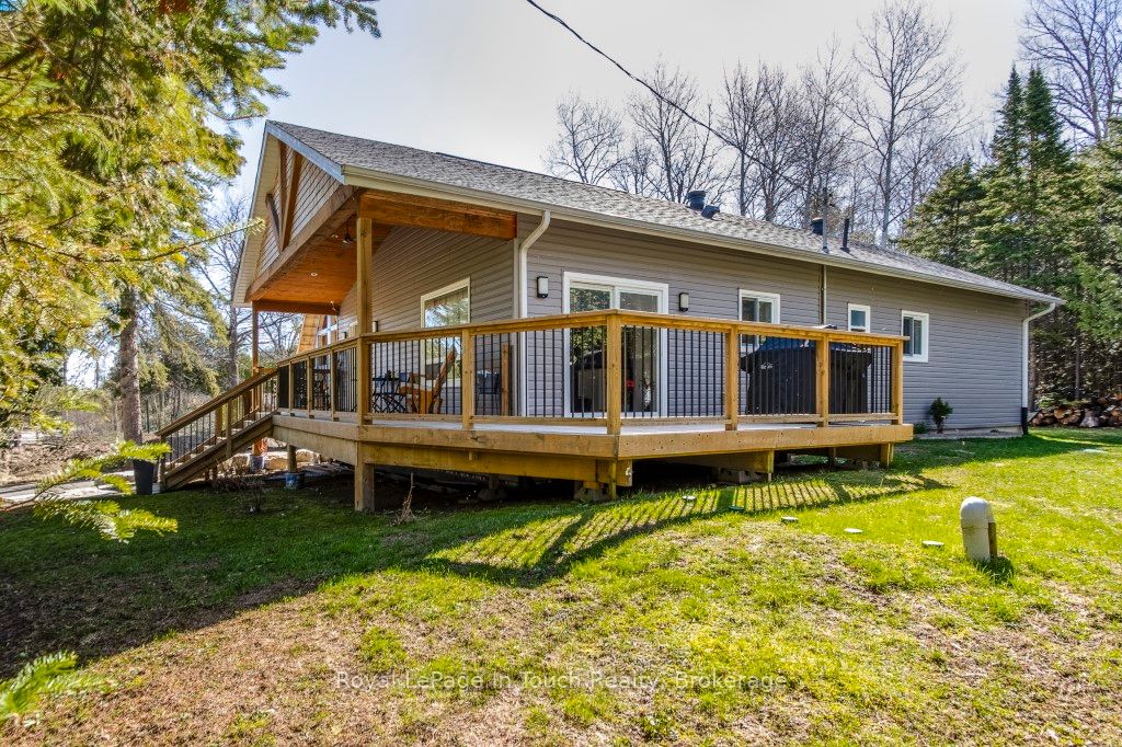 31 Earldom Boulevard, Tay, ON L0K 1R0 photo 4