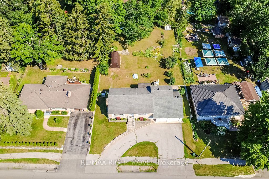 94 Fittons Road E, Orillia, ON L3V 2J5 photo 3
