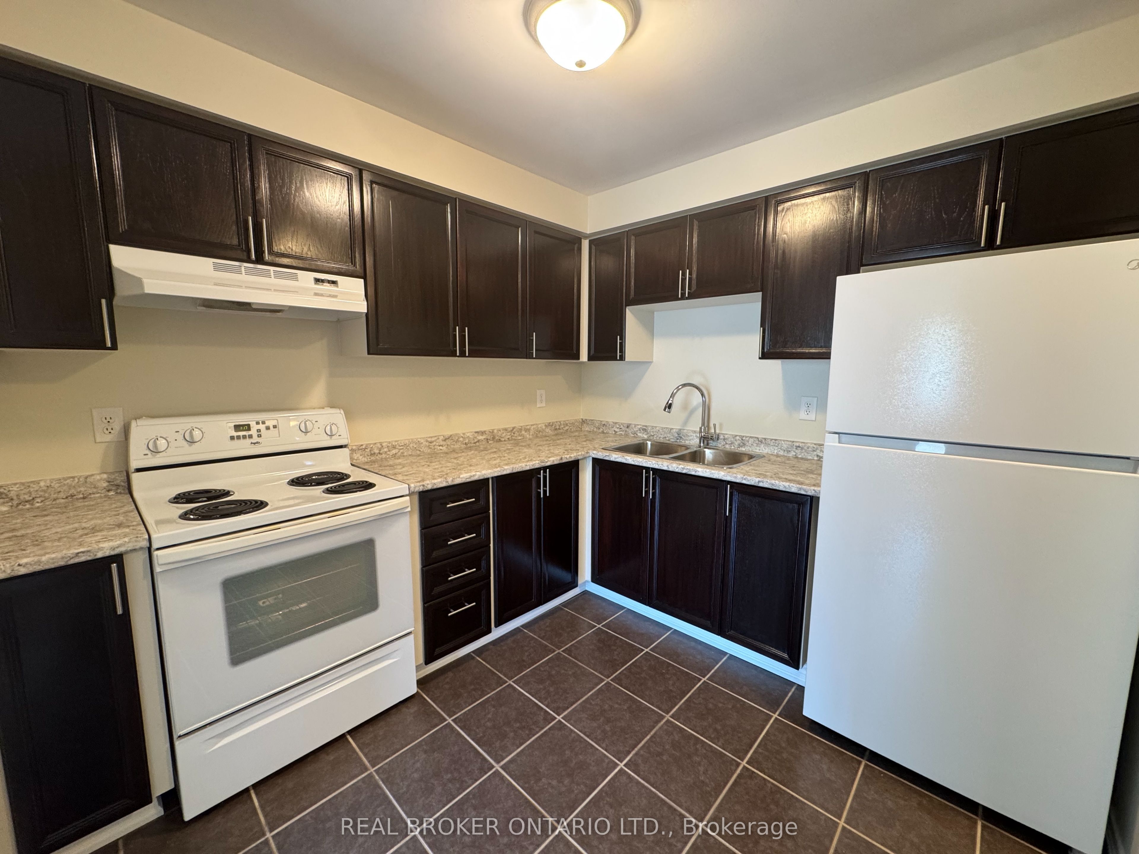 5 Sawmill Road 5, Barrie, ON L4N 6X3 photo 2