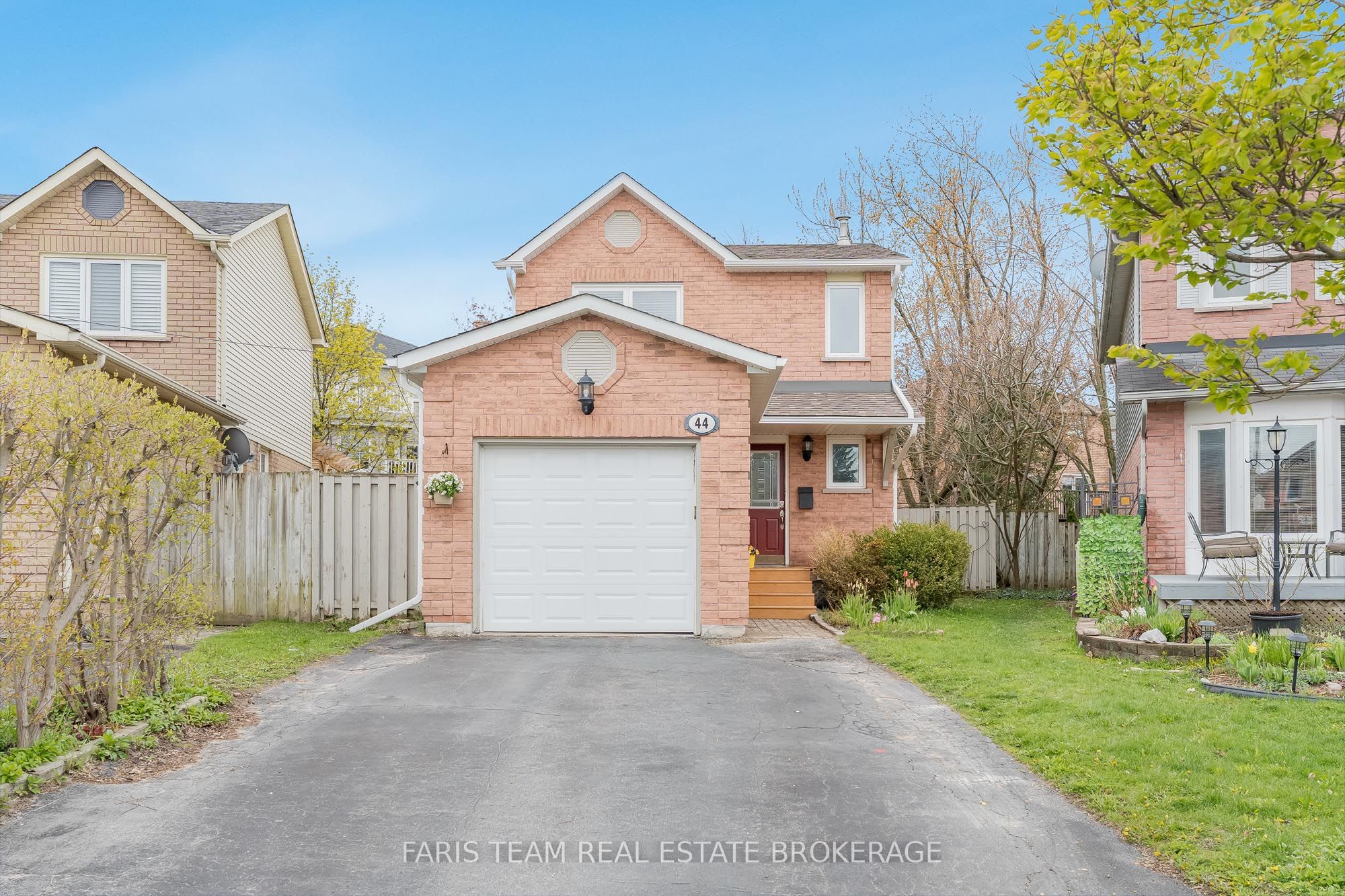 44 Hadden Crescent, Barrie, ON L4M 6G6 photo 3