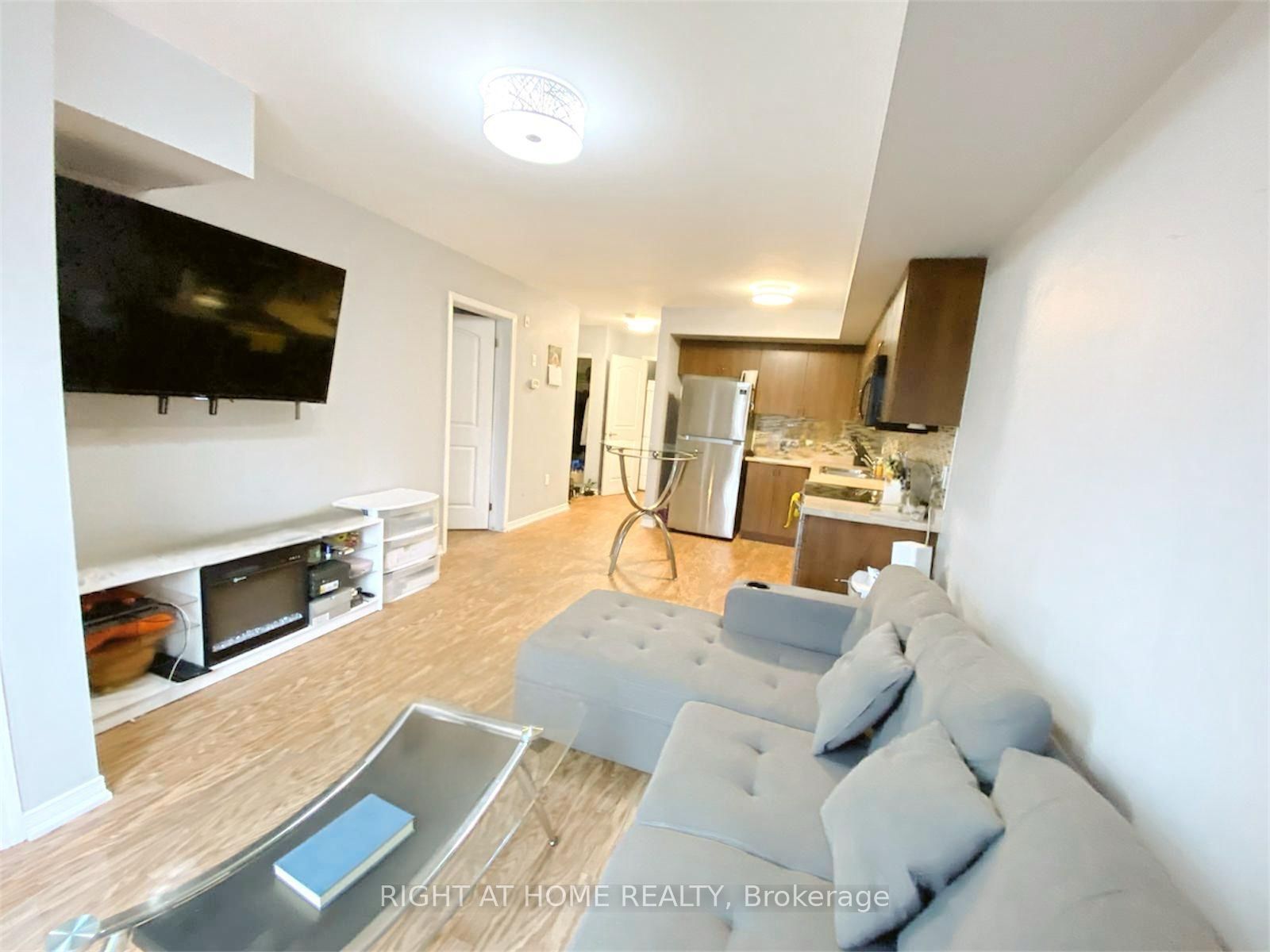 13 Cheltenham Road 8, Barrie, ON L4M 0E7 photo 4