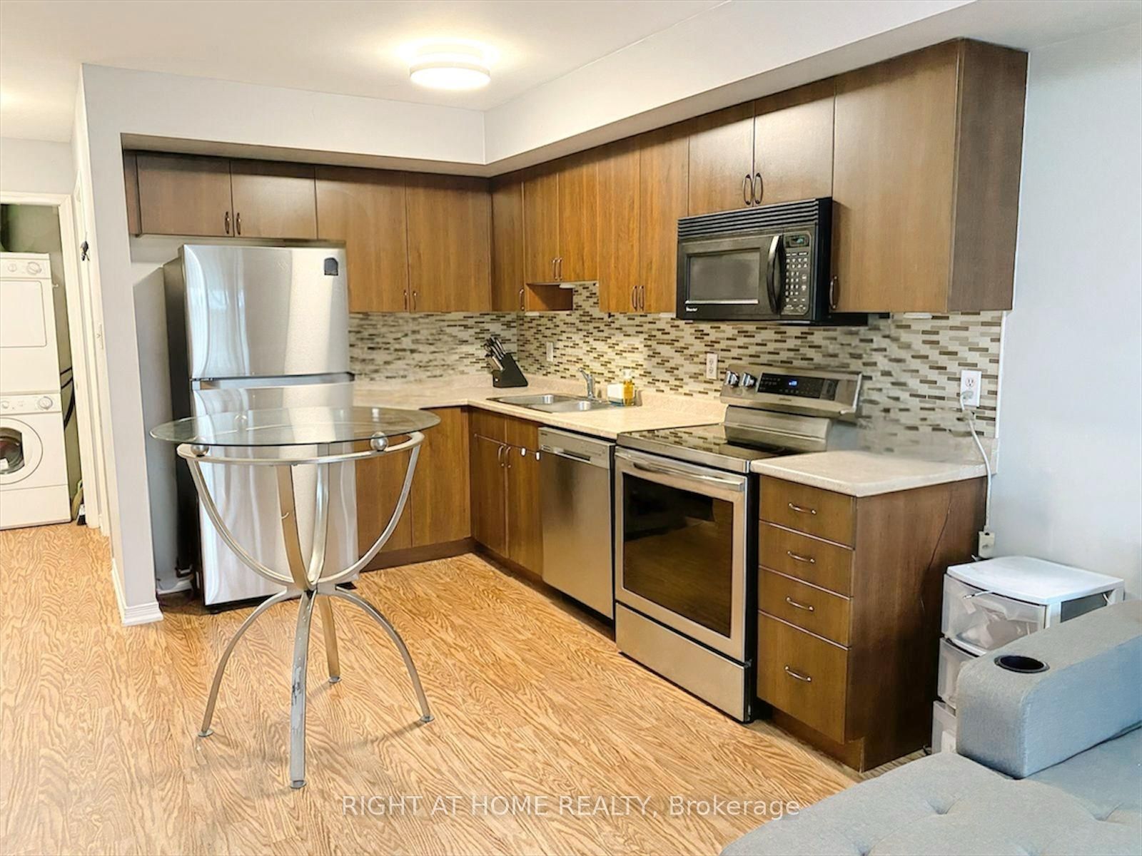 13 Cheltenham Road 8, Barrie, ON L4M 0E7 photo 5