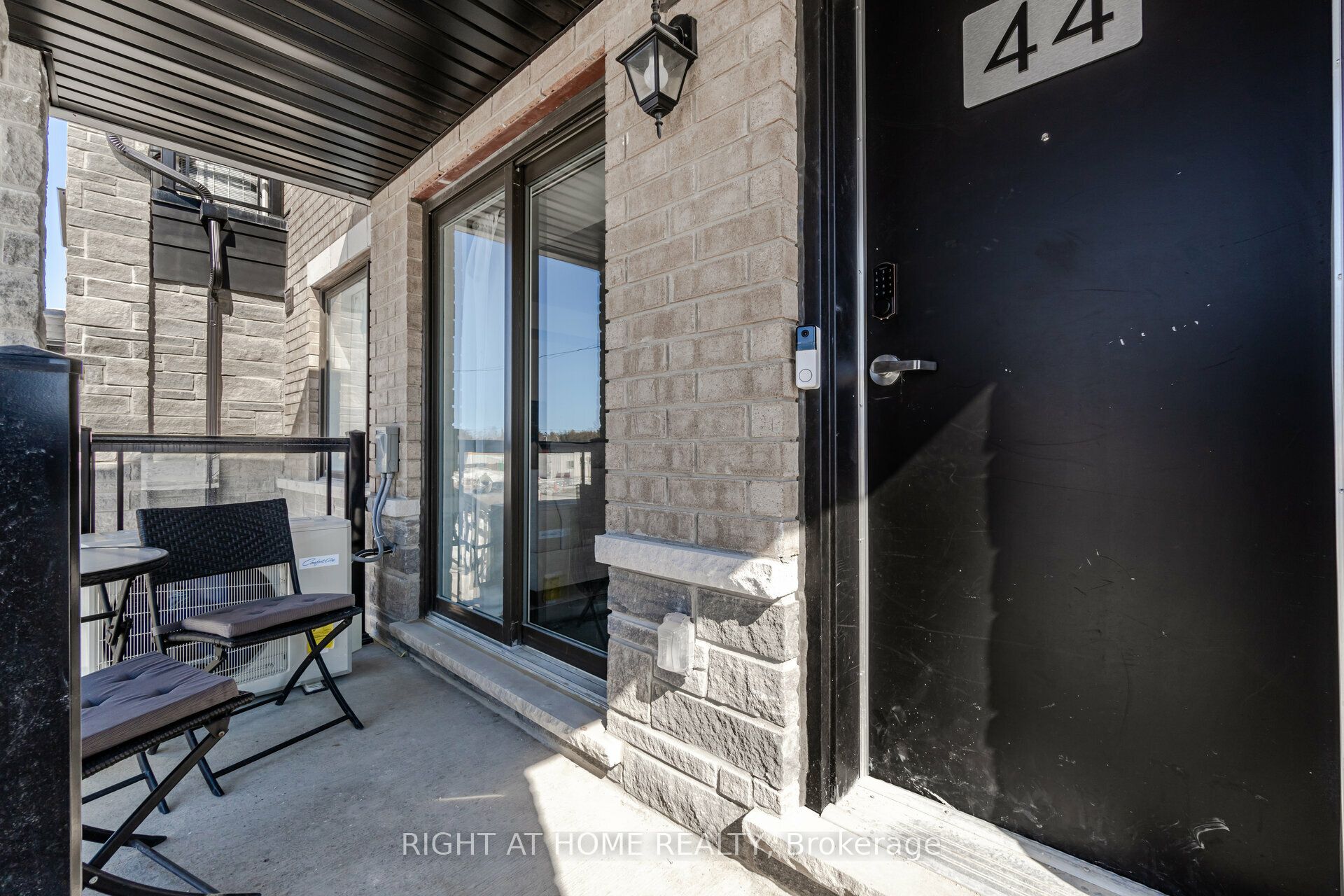44 Magnolia Lane, Barrie, ON L9J 0N9 photo 2