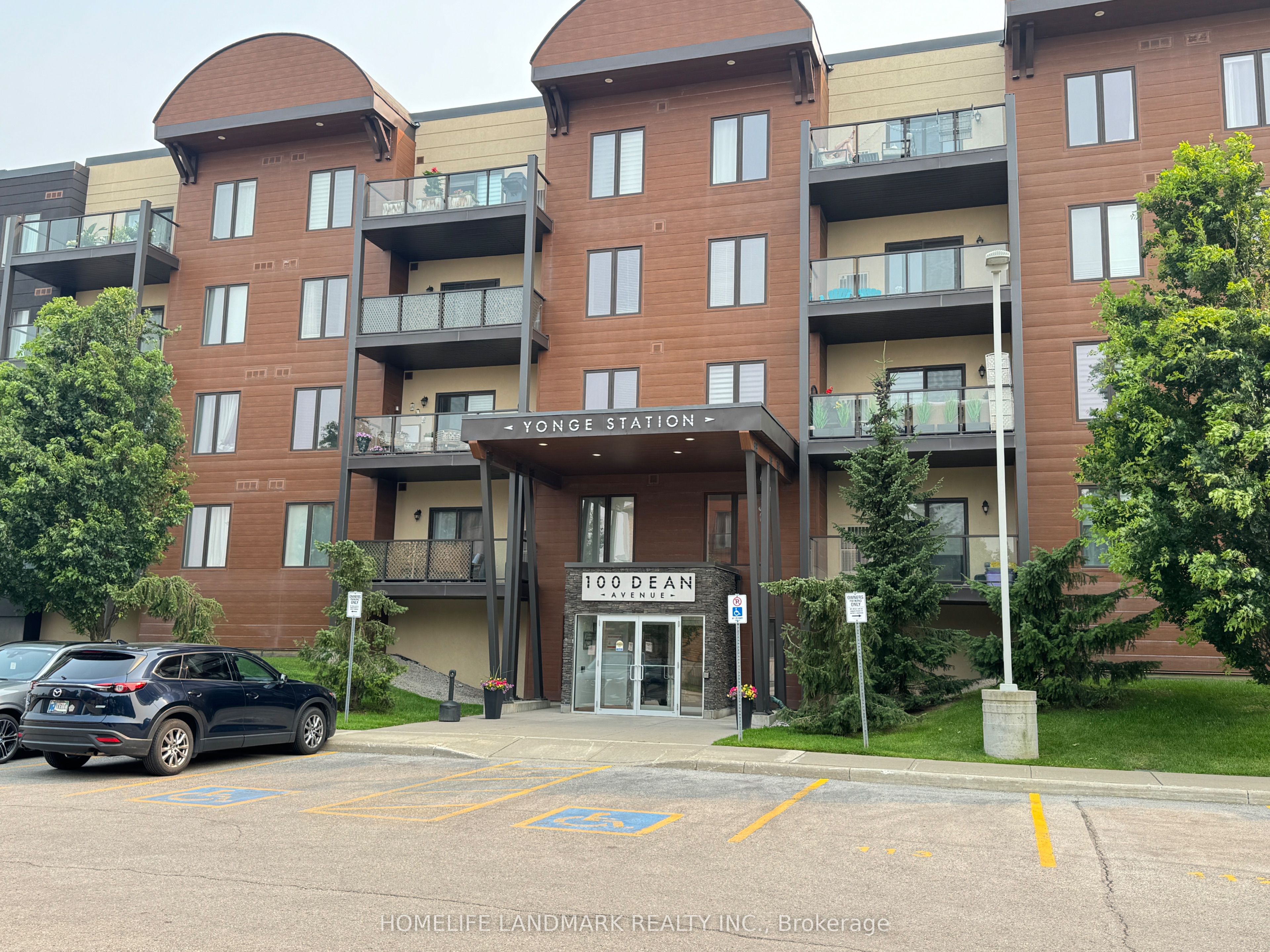100 Dean Avenue 404, Barrie, ON L9J 0H1