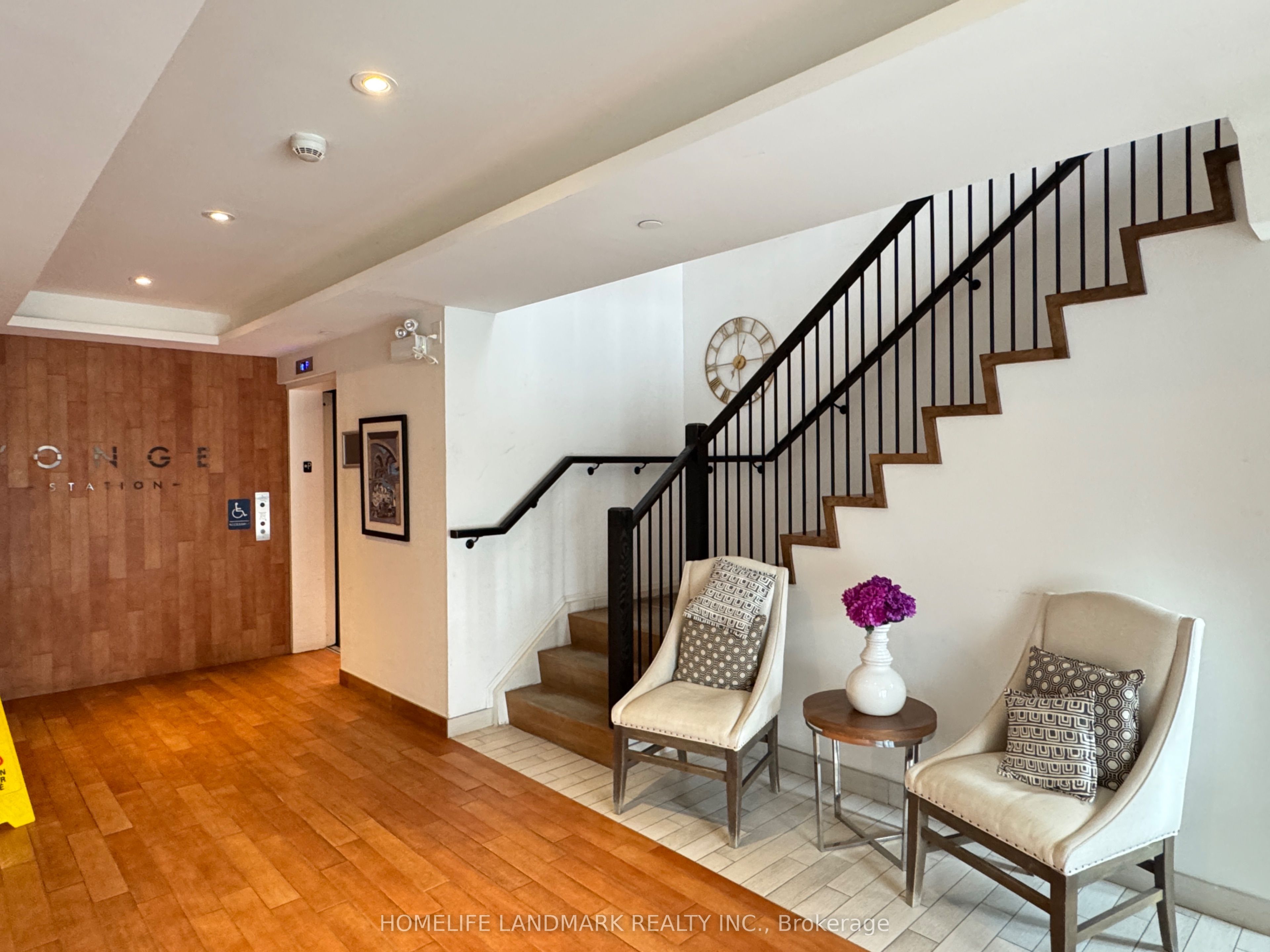 100 Dean Avenue 404, Barrie, ON L9J 0H1 photo 3