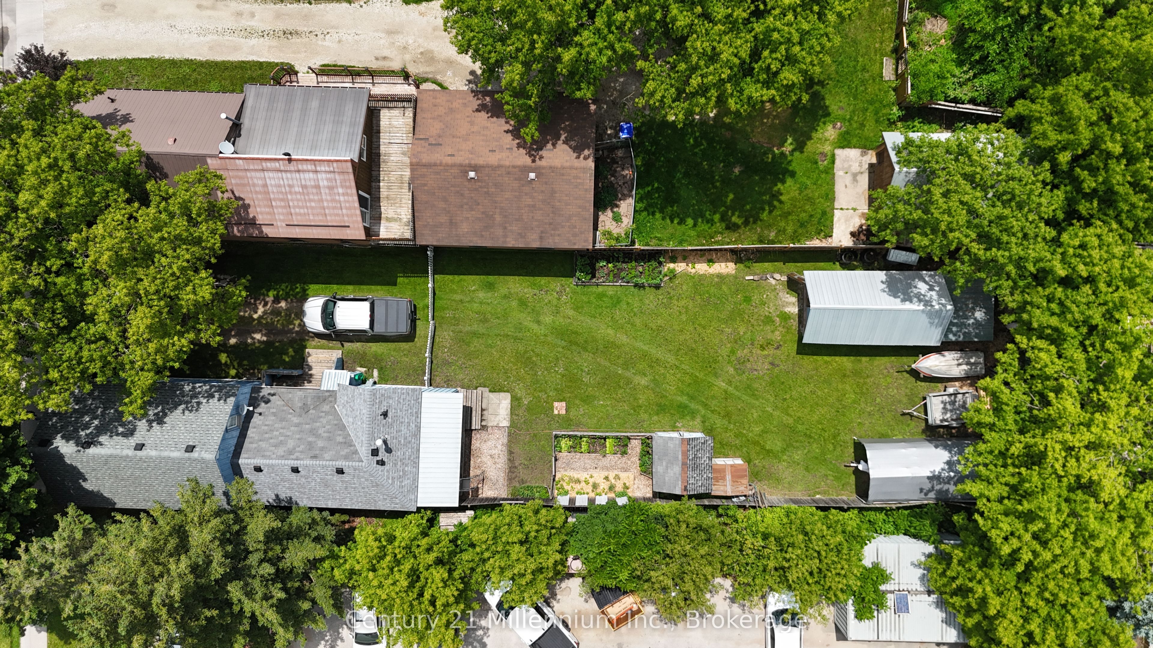 104 Spruce Street, Collingwood, ON L9Y 3G7