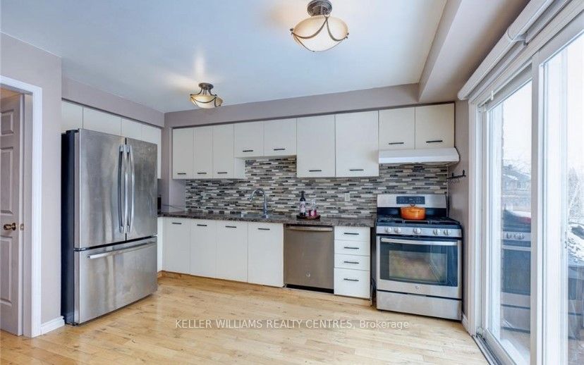 21 Delaney Crescent, Barrie, ON L4N 7C3 photo 2