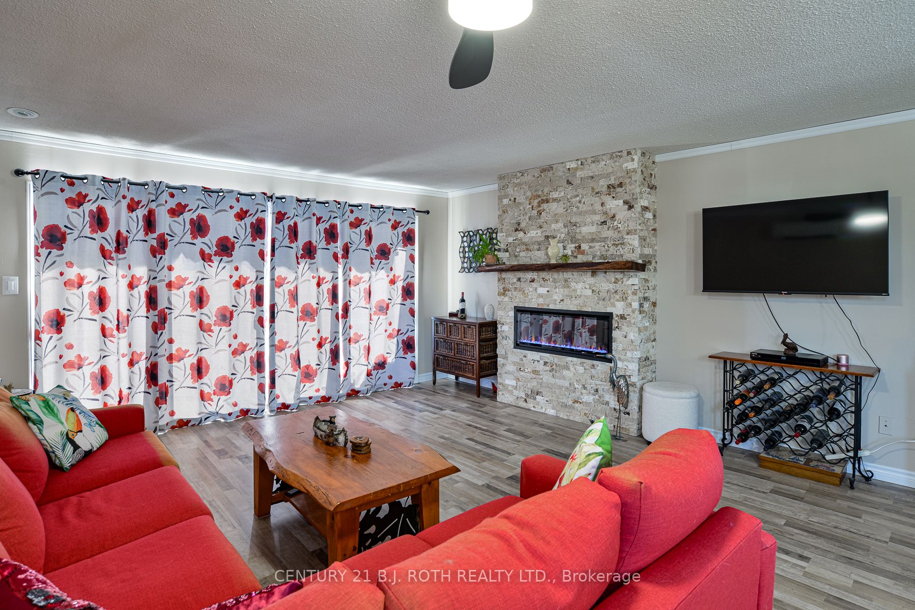 1 W Paradise Boulevard S Unit 27, Ramara, ON L0K 1B0 photo 4