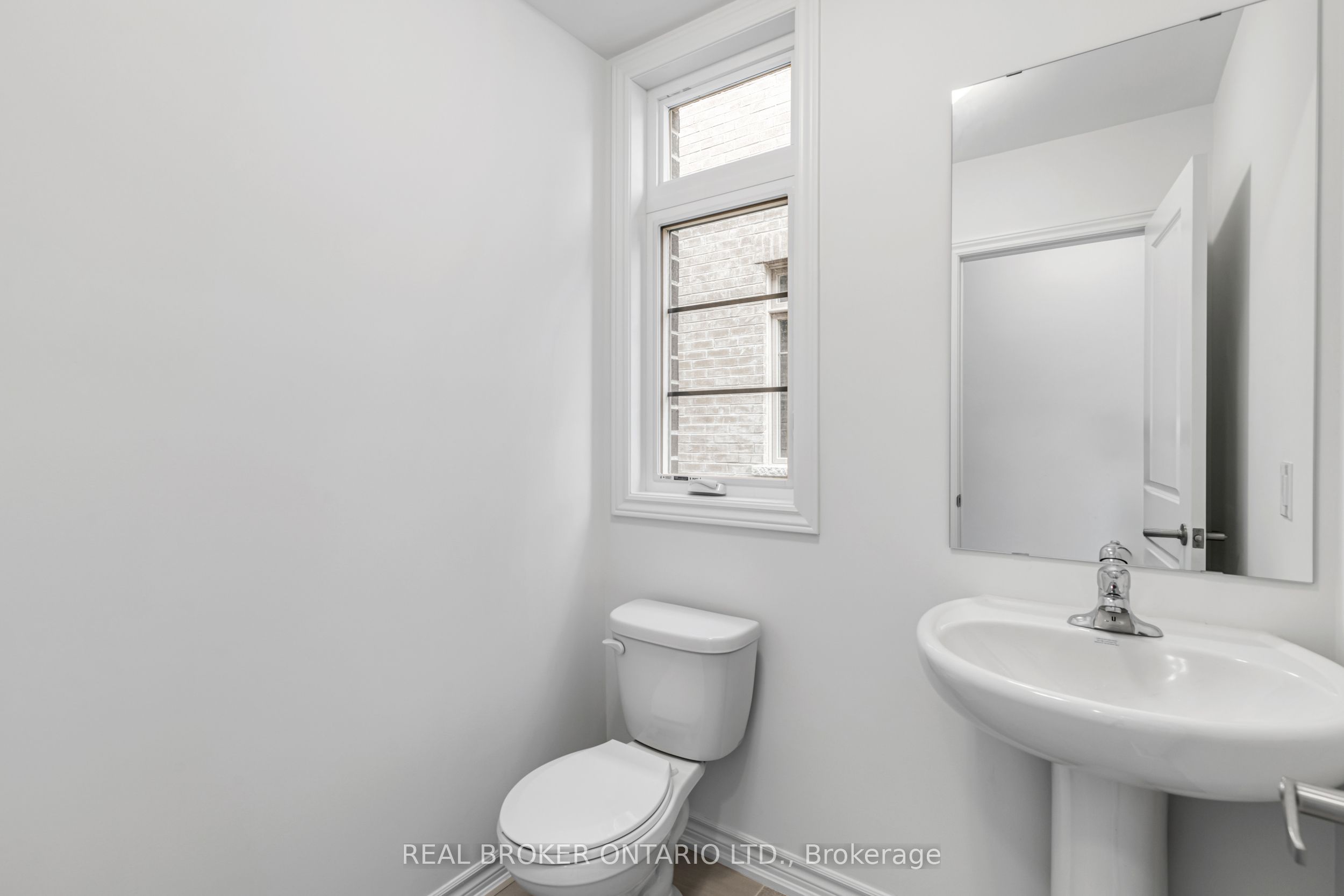 8 Daisy Street, Springwater, ON L9X 2C5 photo 3