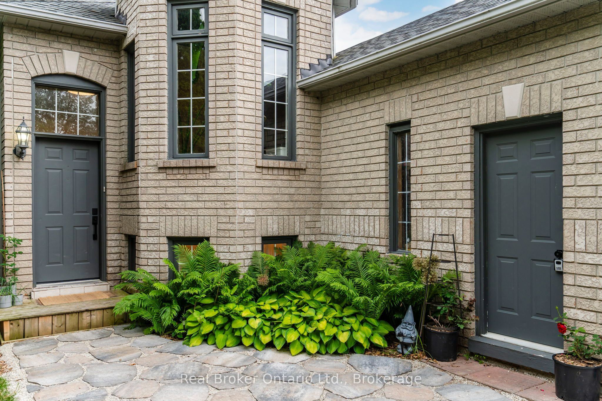 210 Dyer Drive, Wasaga Beach, ON L9Z 1E5 photo 2