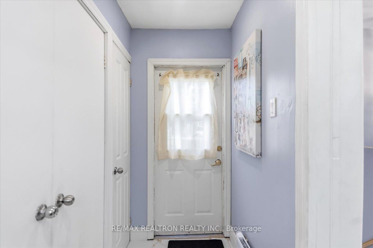 25 Simcoe Street, Orillia, ON L3W 1G5 photo 3