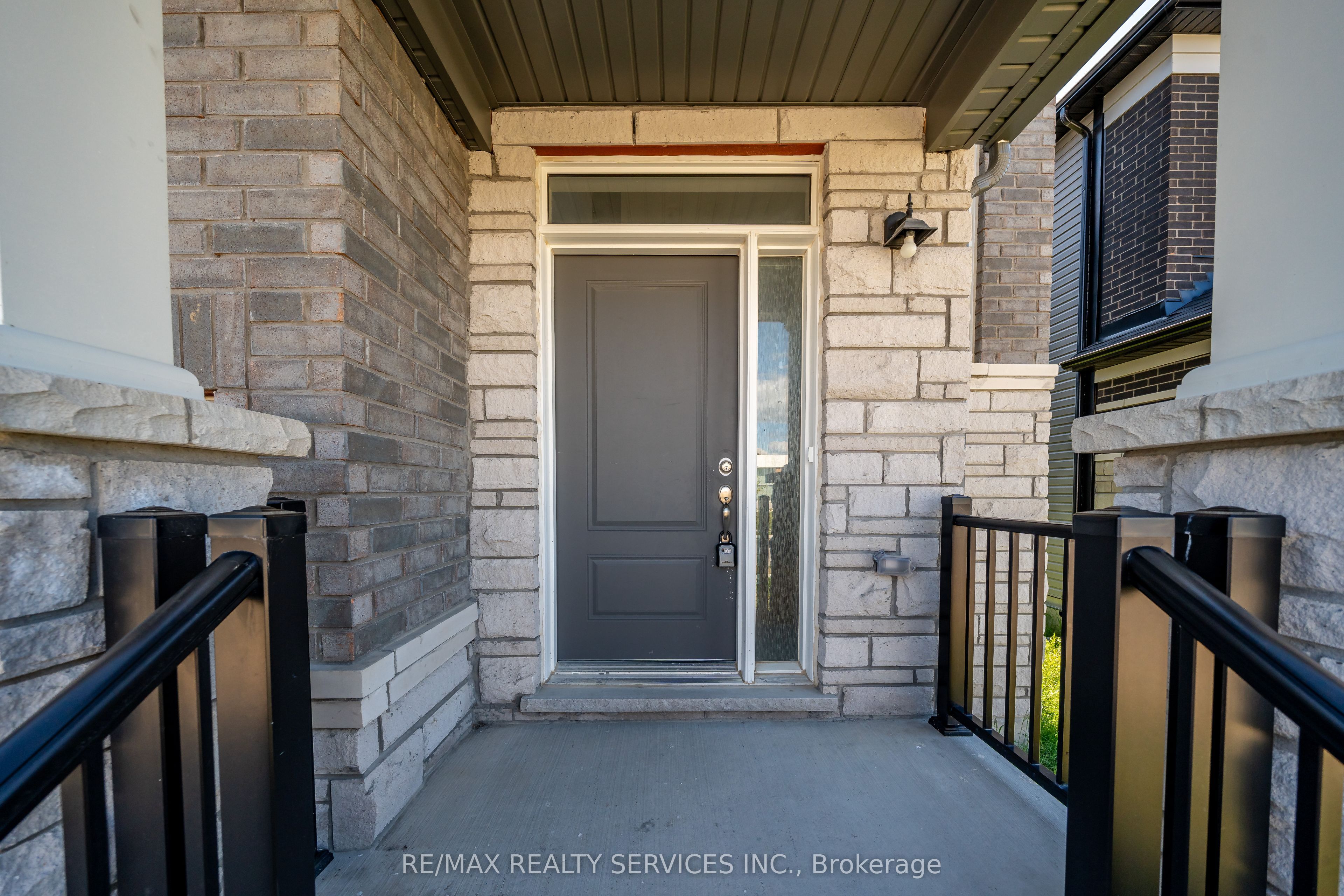 41 Union Boulevard, Wasaga Beach, ON L9Z 0M6 photo 2