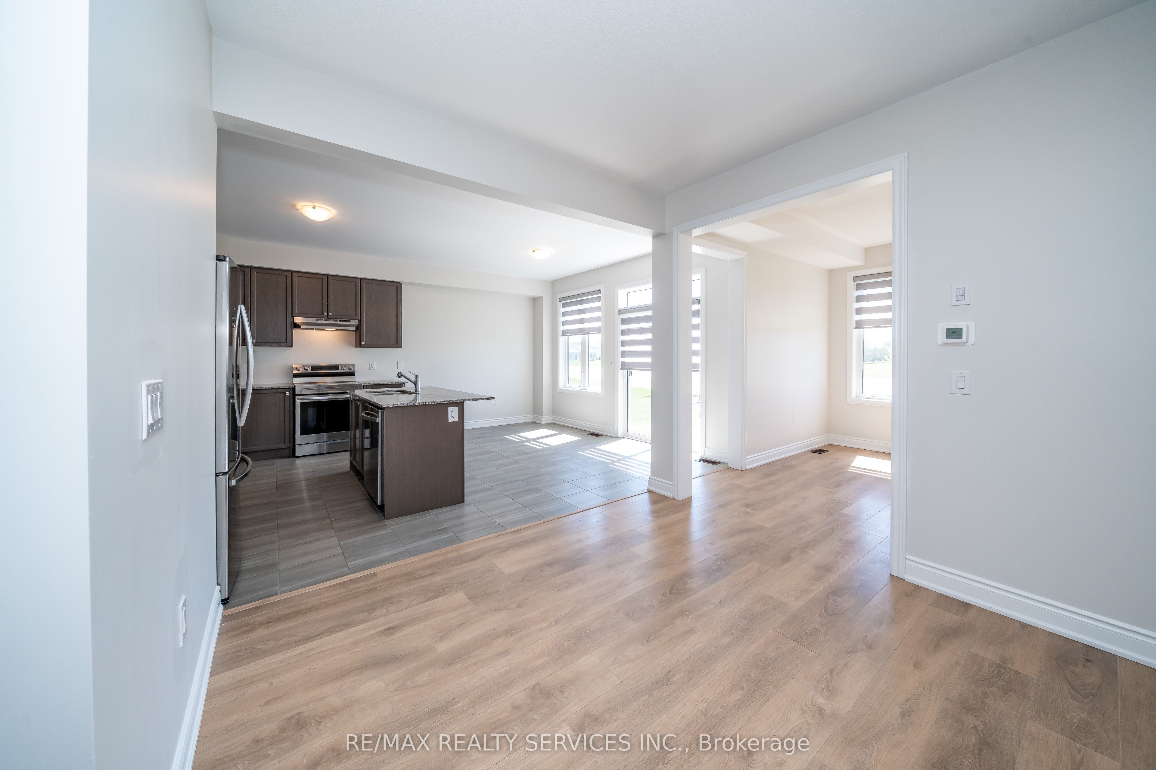 41 Union Boulevard, Wasaga Beach, ON L9Z 0M6 photo 4