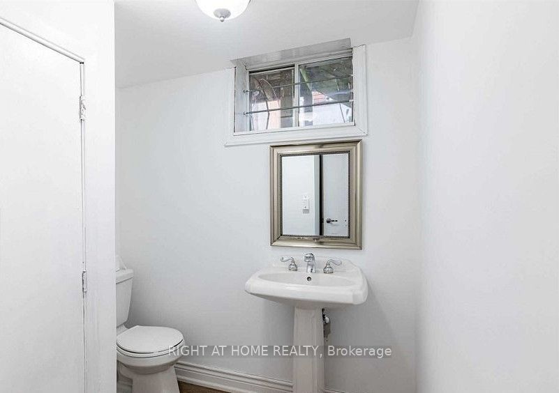 133 Letitia Street, Barrie, ON L4N 1P4 photo 3