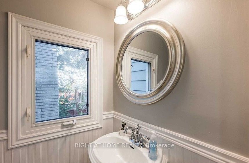 133 Letitia Street, Barrie, ON L4N 1P4 photo 4