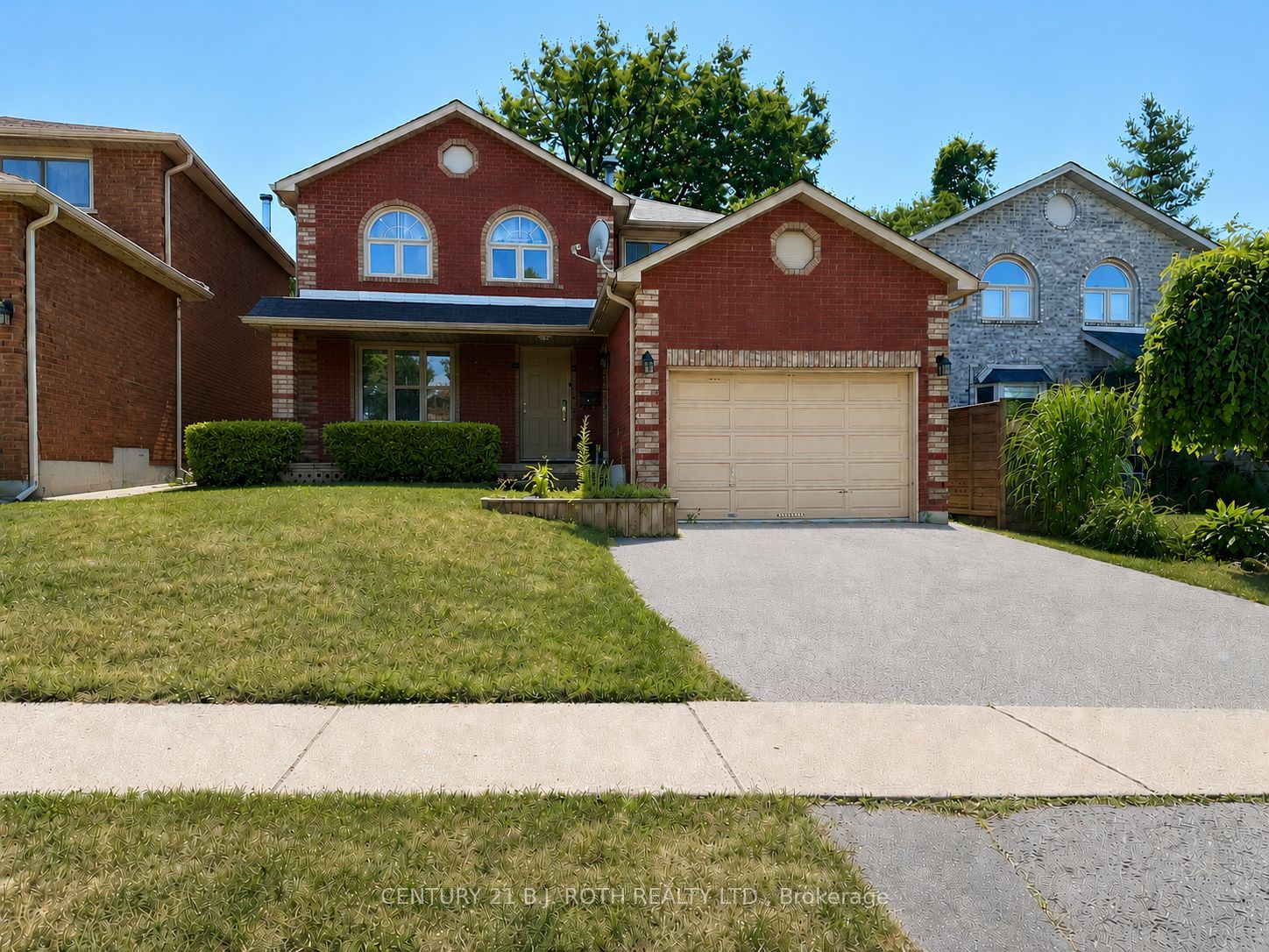 29 Irwin Drive Upper, Barrie, ON L4N 7A6