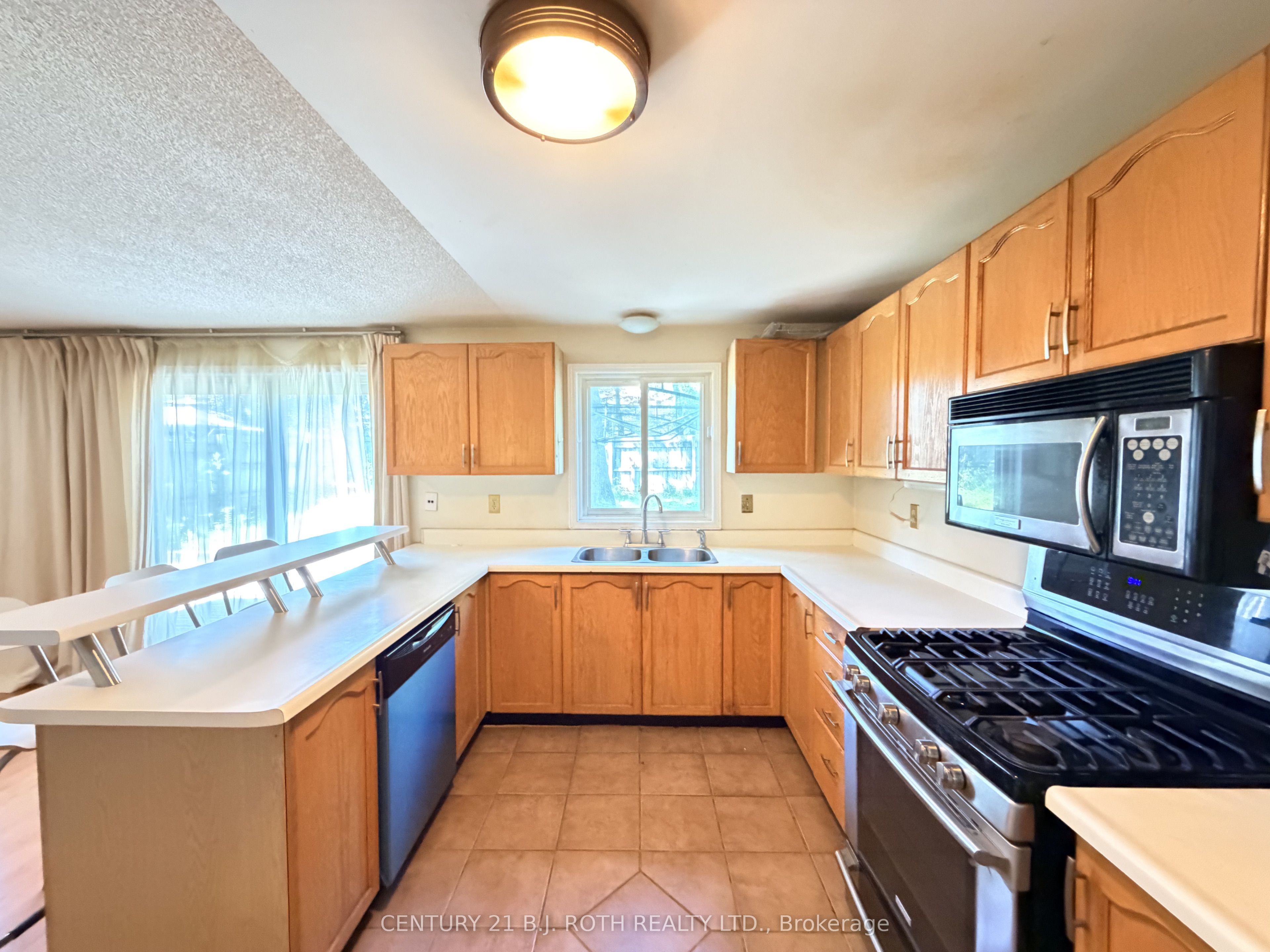 29 Irwin Drive Upper, Barrie, ON L4N 7A6 photo 4