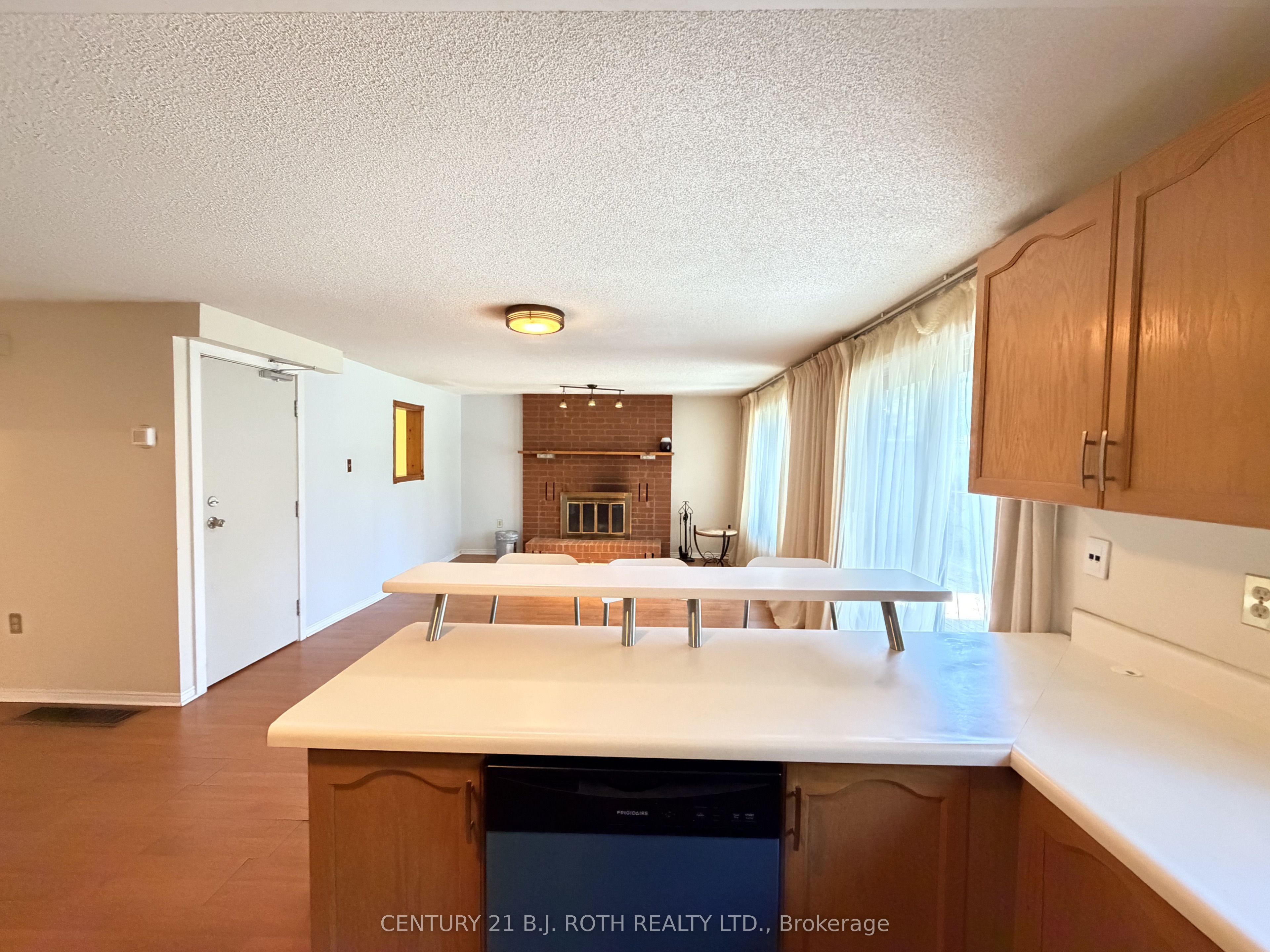 29 Irwin Drive Upper, Barrie, ON L4N 7A6 photo 5