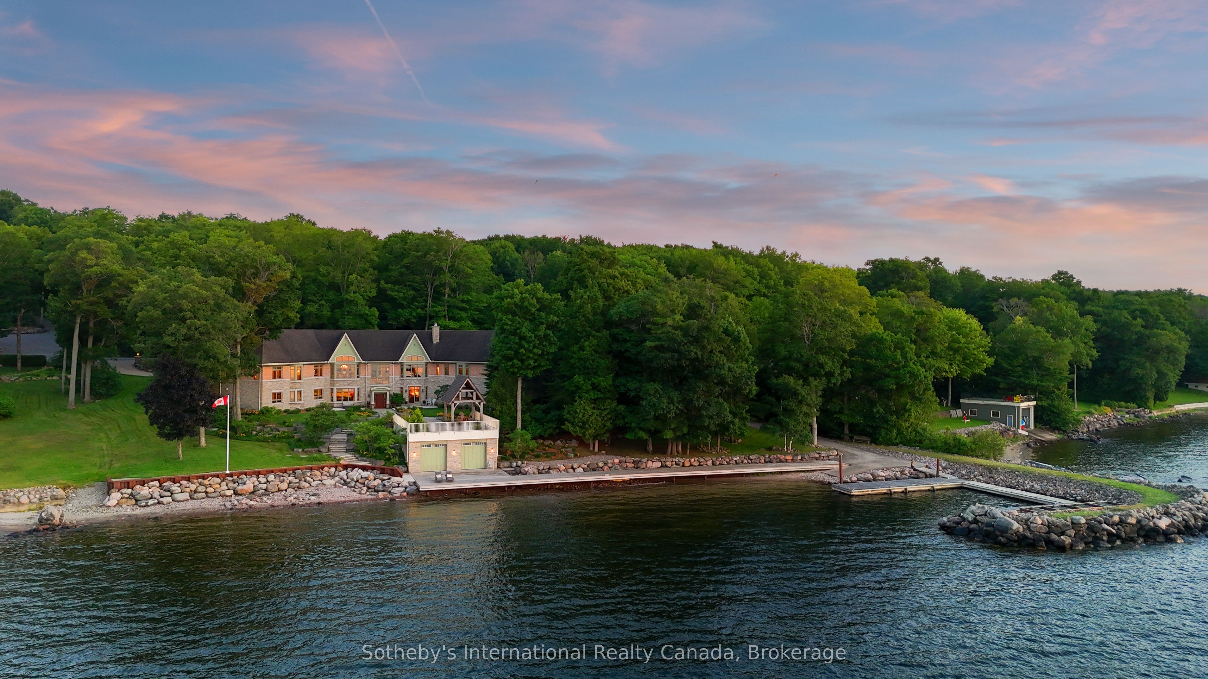 250 Gordon Drive, Penetanguishene, ON L9M 1Y4