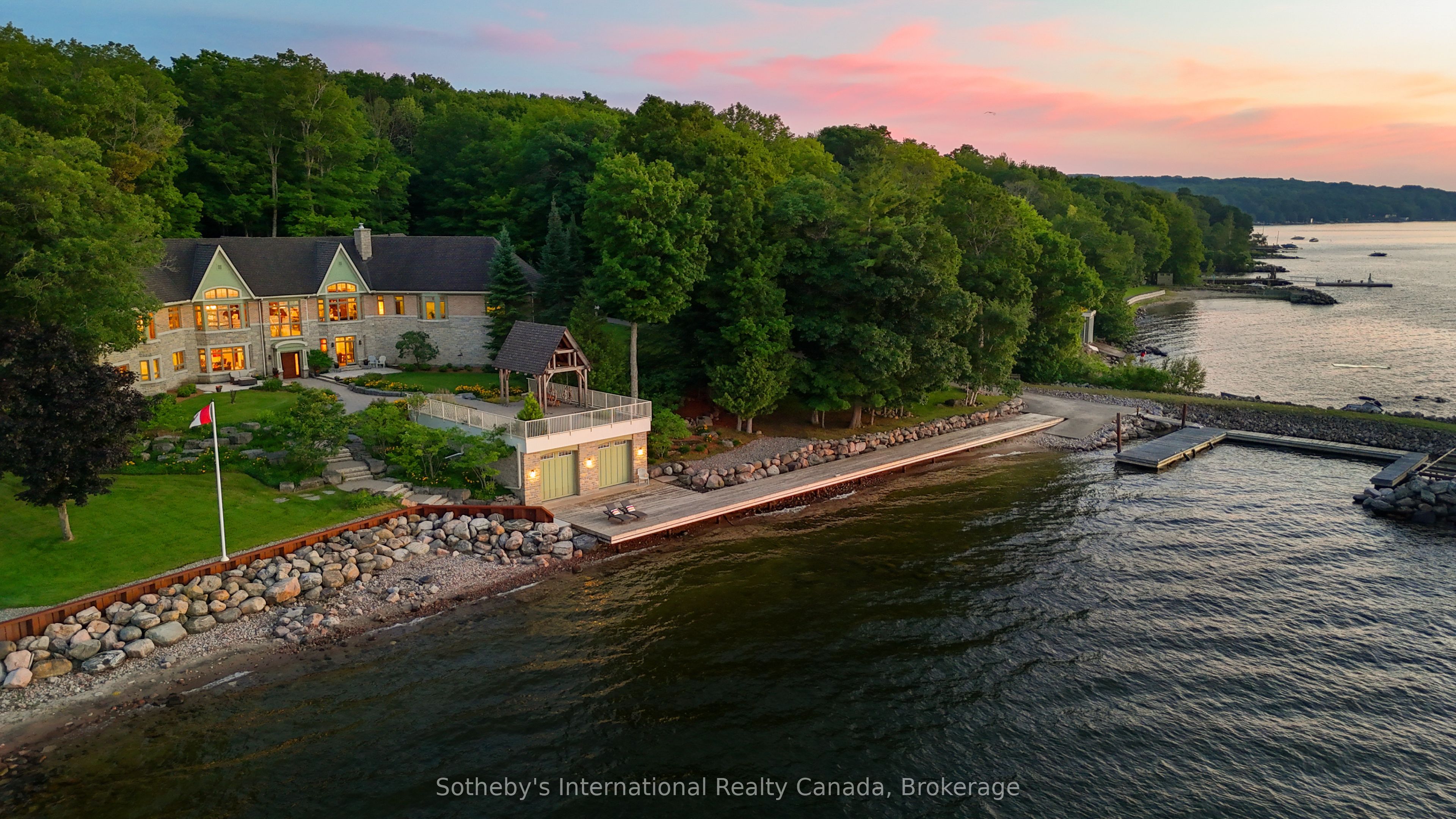 250 Gordon Drive, Penetanguishene, ON L9M 1Y4 photo 2