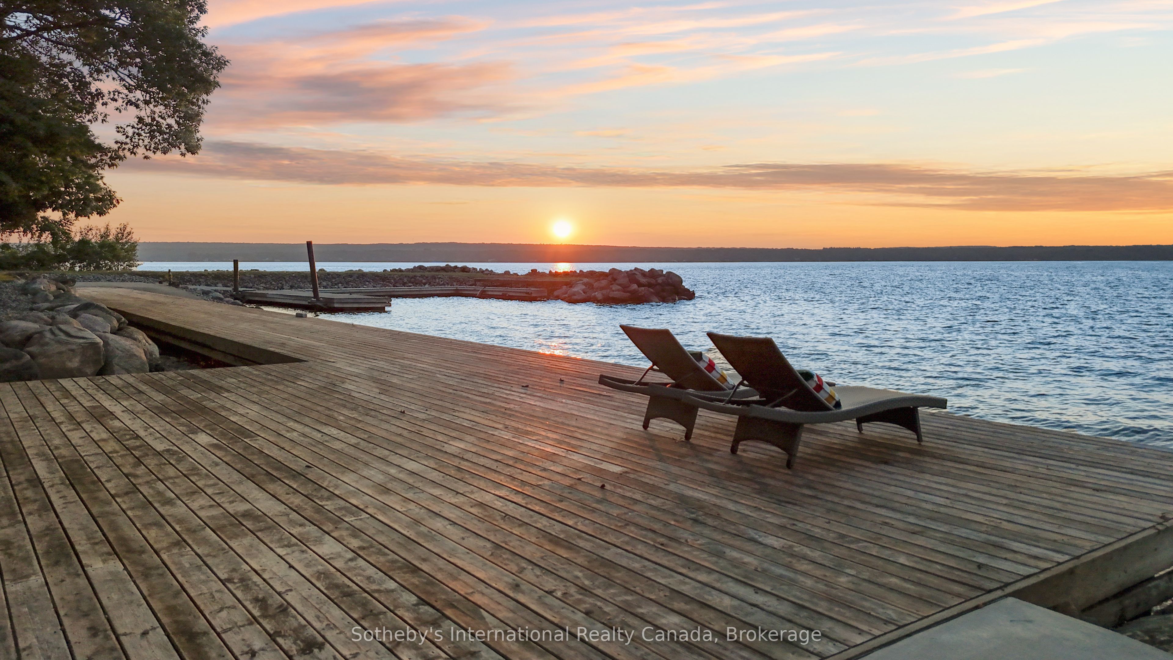 250 Gordon Drive, Penetanguishene, ON L9M 1Y4 photo 3