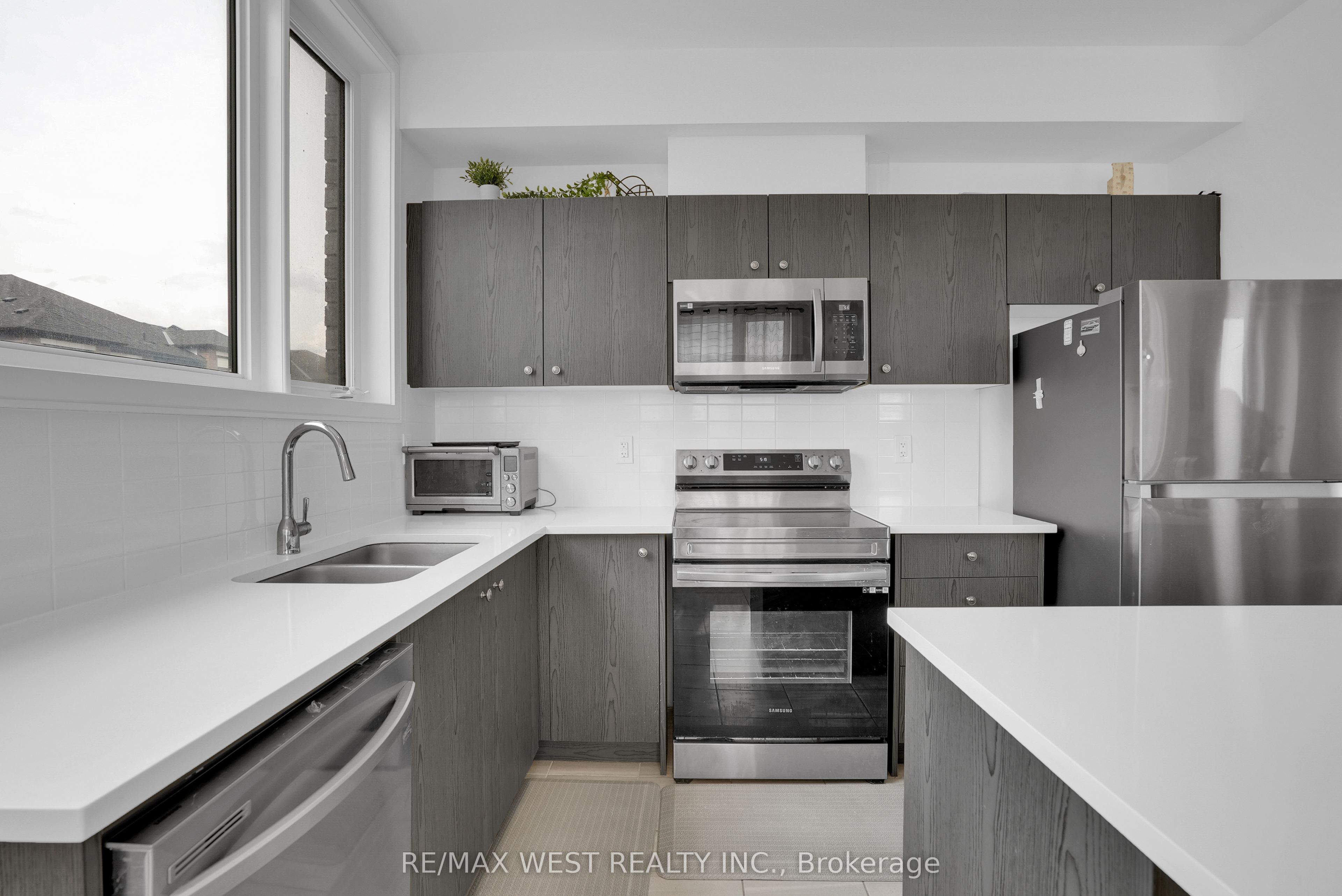 34 Spry Lane, Barrie, ON L4N 0H7 photo 4