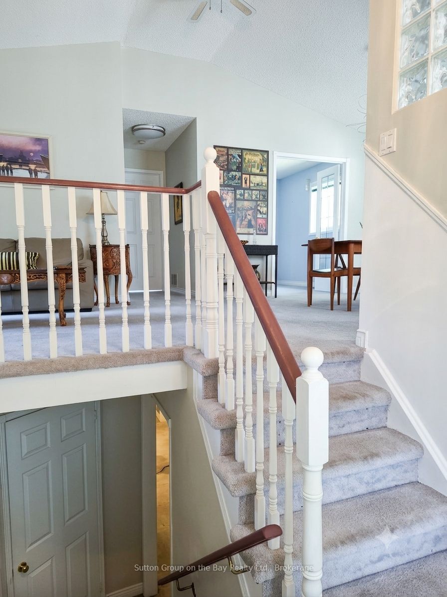 6 Donald Crescent, Wasaga Beach, ON L9Z 1E1 photo 4