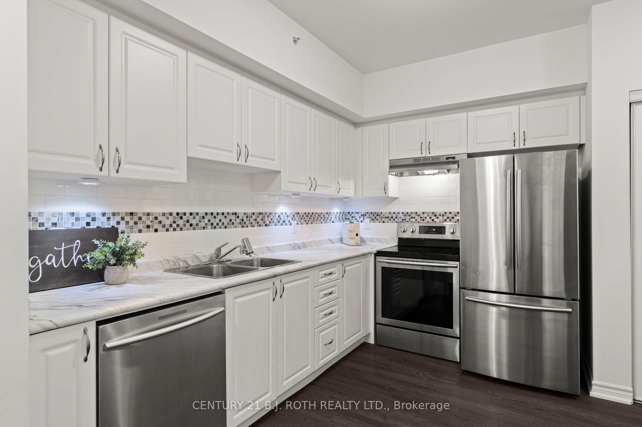40 Ferndale Drive S 204, Barrie, ON L4N 2L3 photo 4