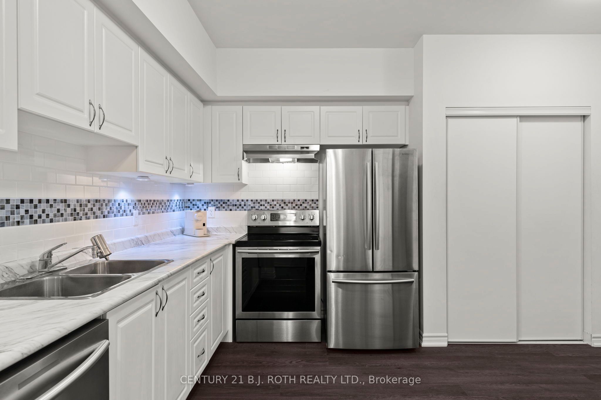 40 Ferndale Drive S 204, Barrie, ON L4N 2L3 photo 5